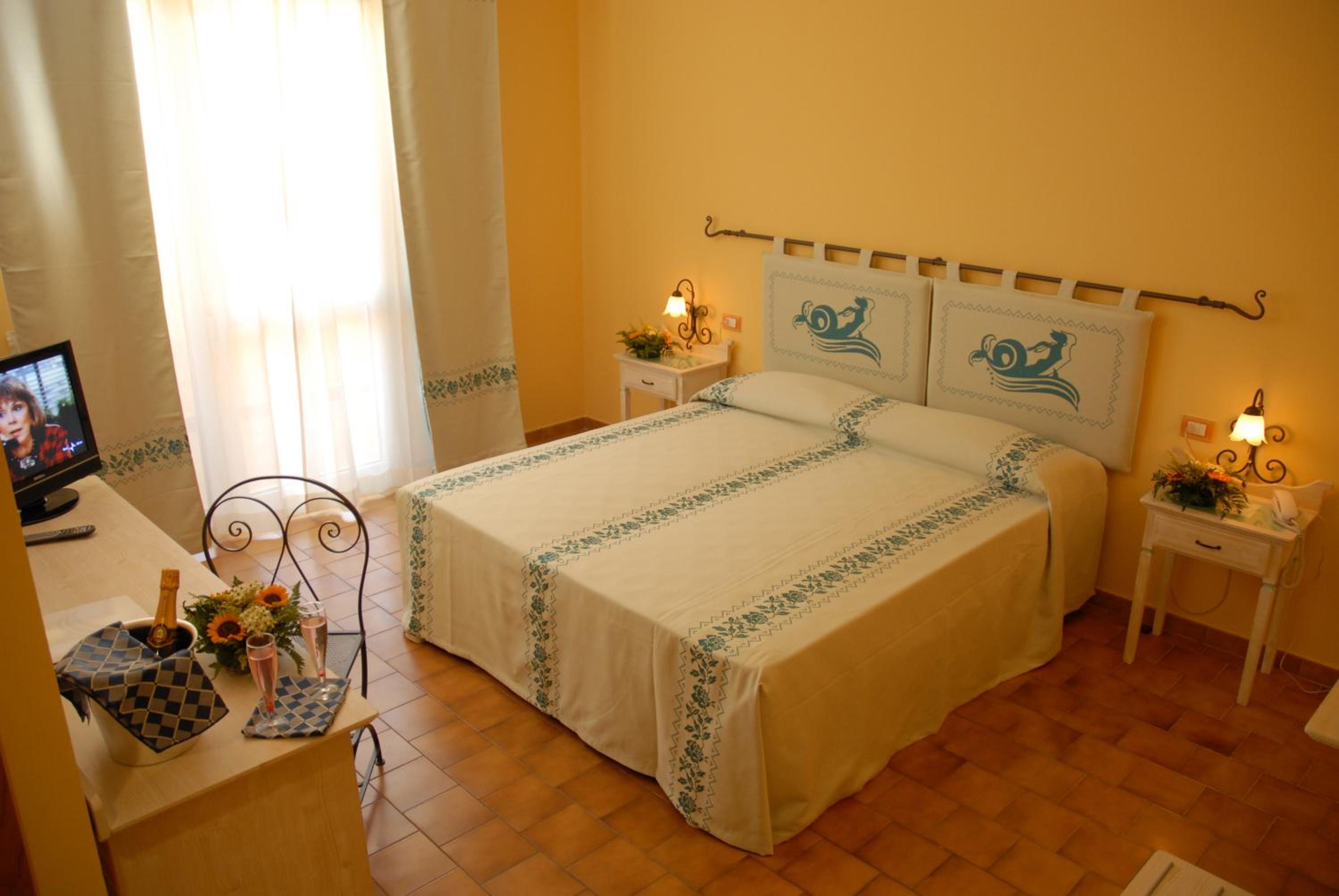Double Room - Photo 4