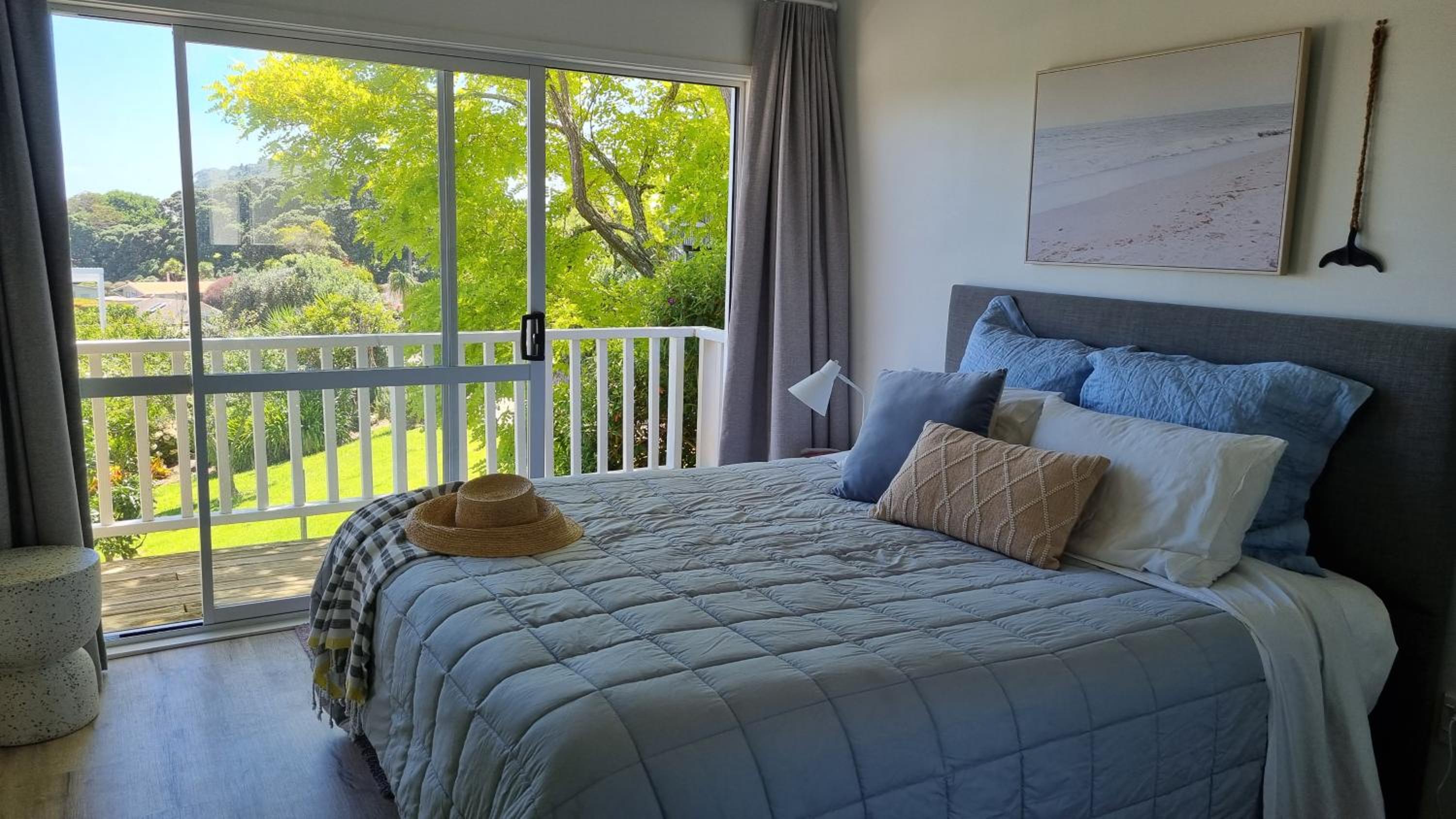 One-Bedroom Apartment - Photo 1