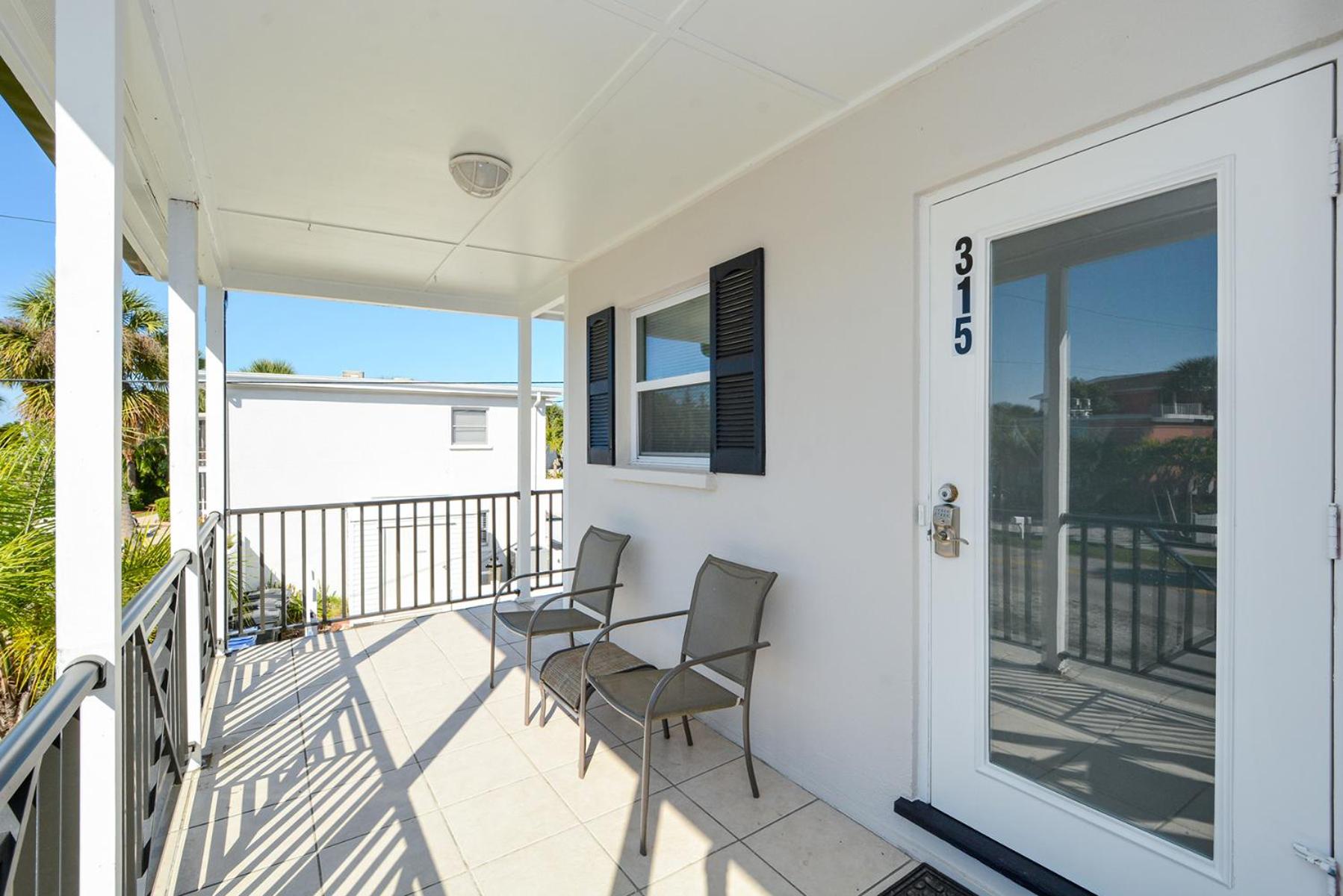 Two-Bedroom House photo 2