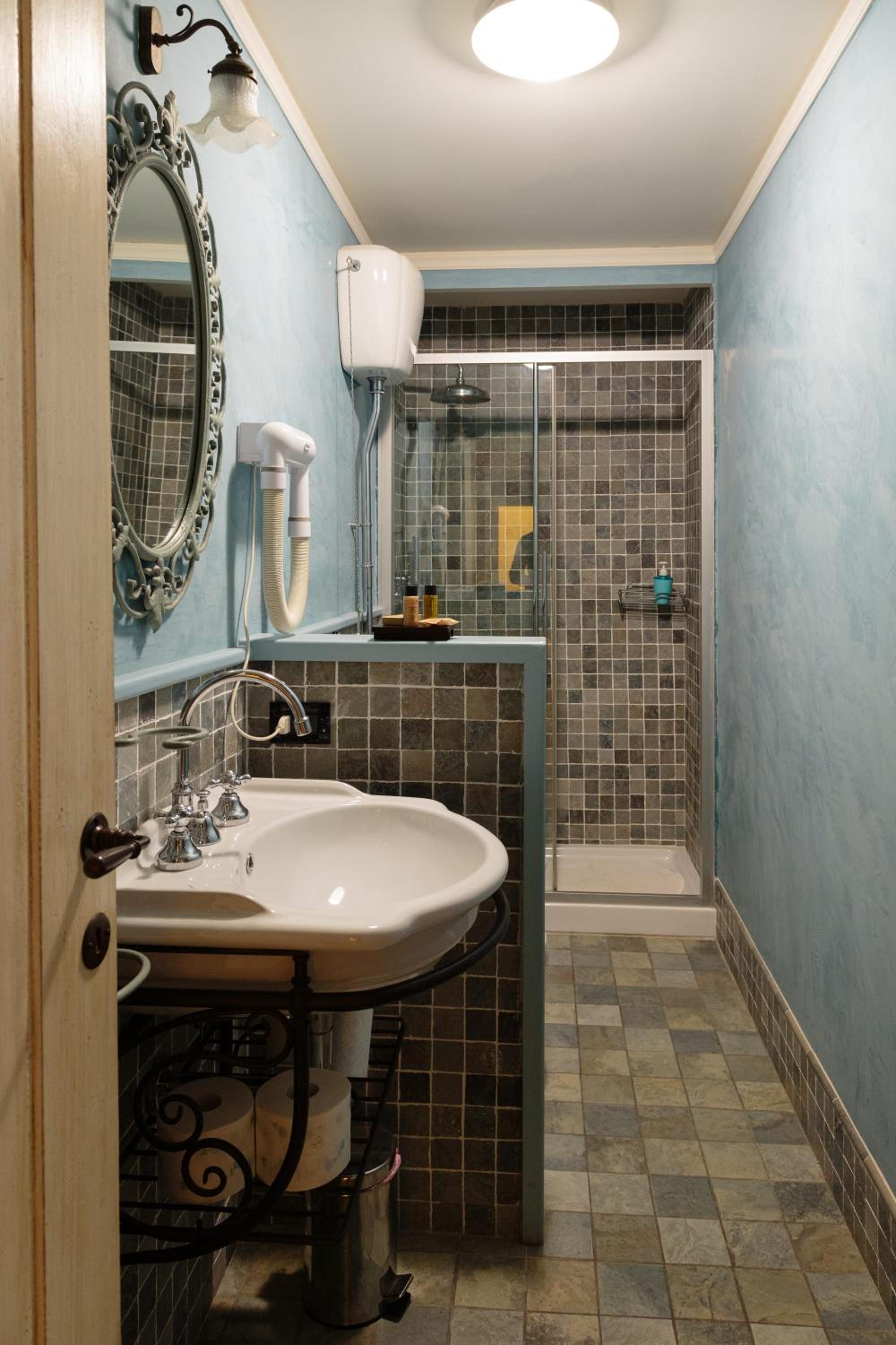 Double Room with Private Bathroom photo 2