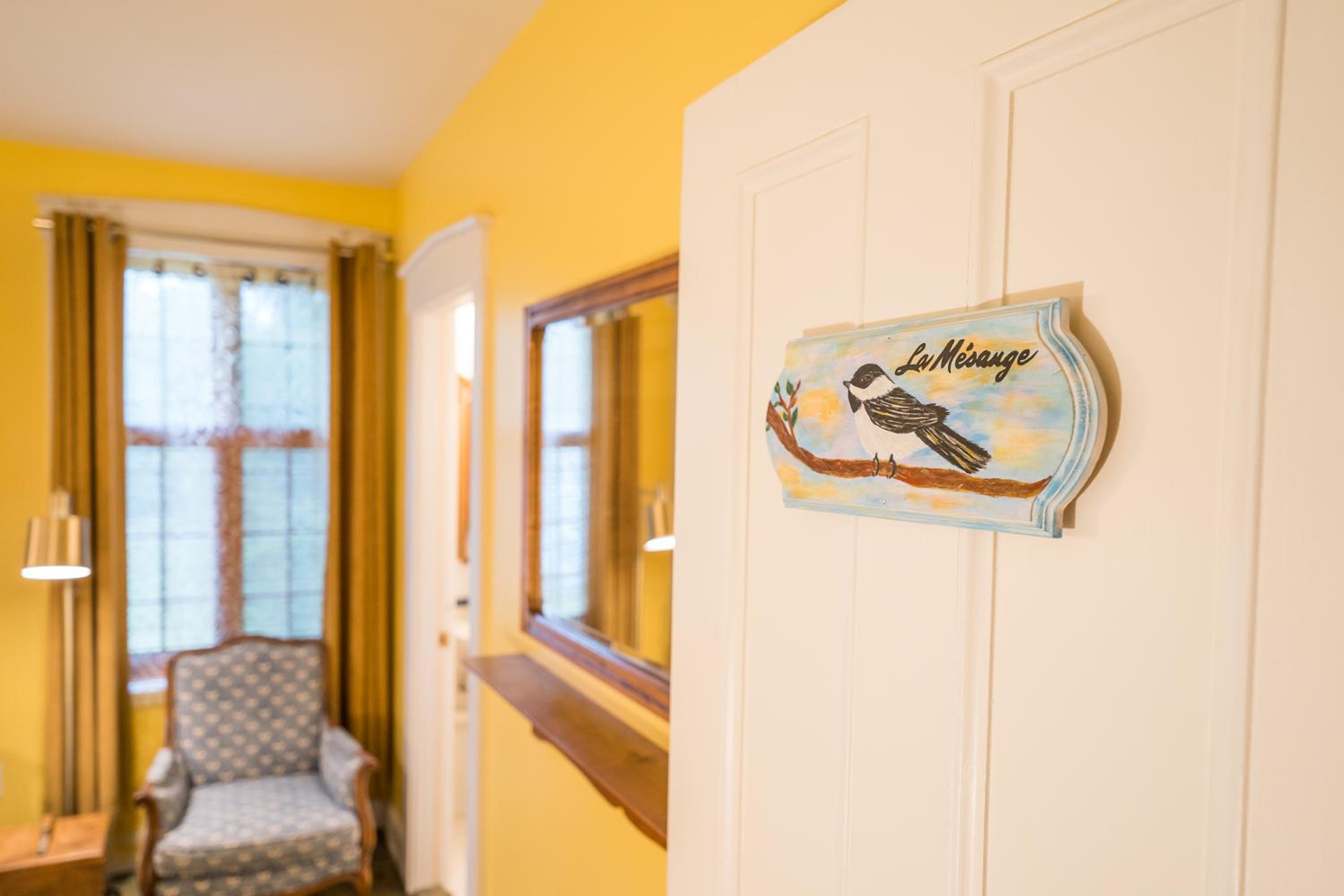 Queen Room photo 1
