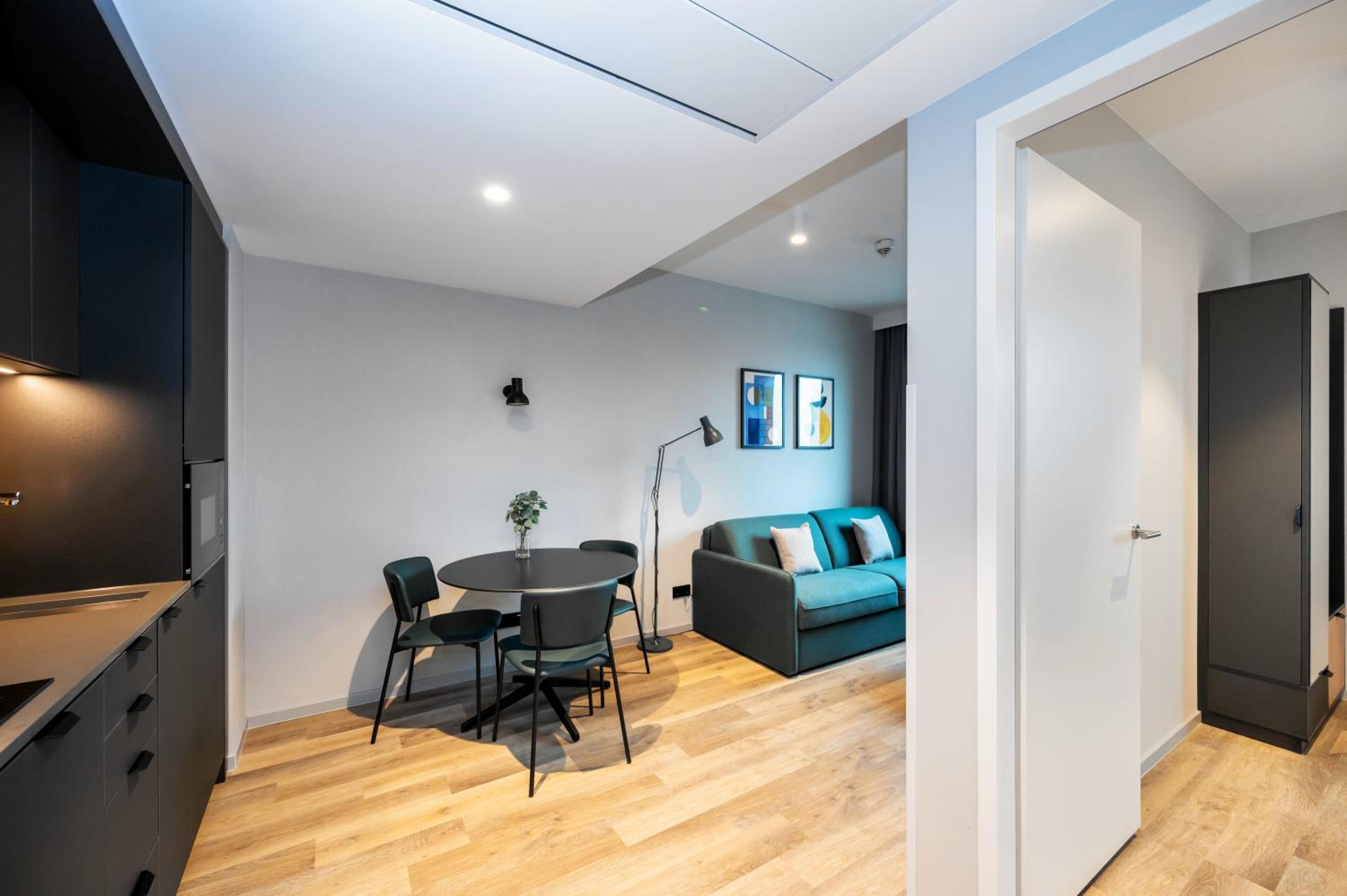 One Bed Accessible - Photo 3