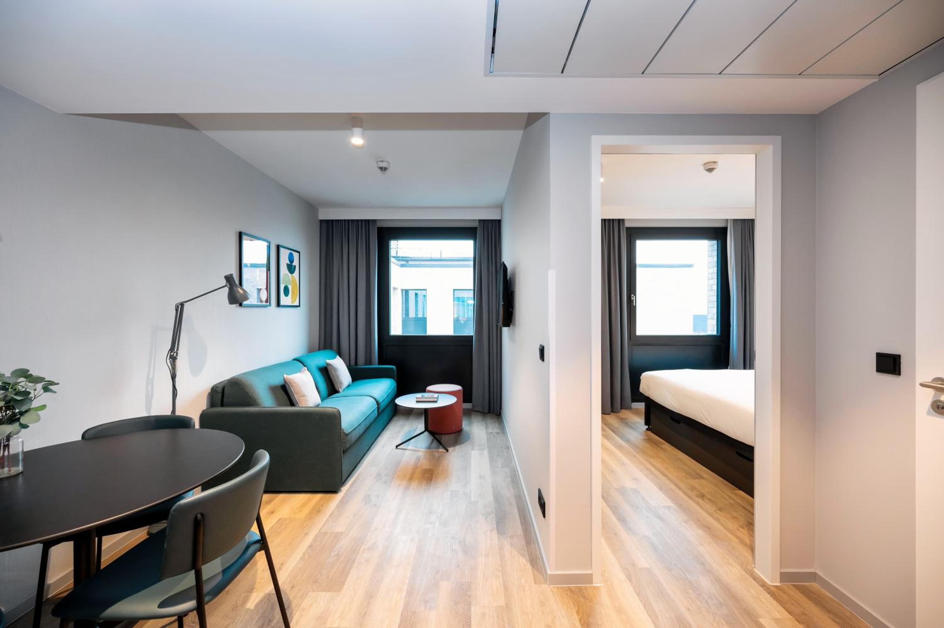 One Bed Accessible - Photo 2