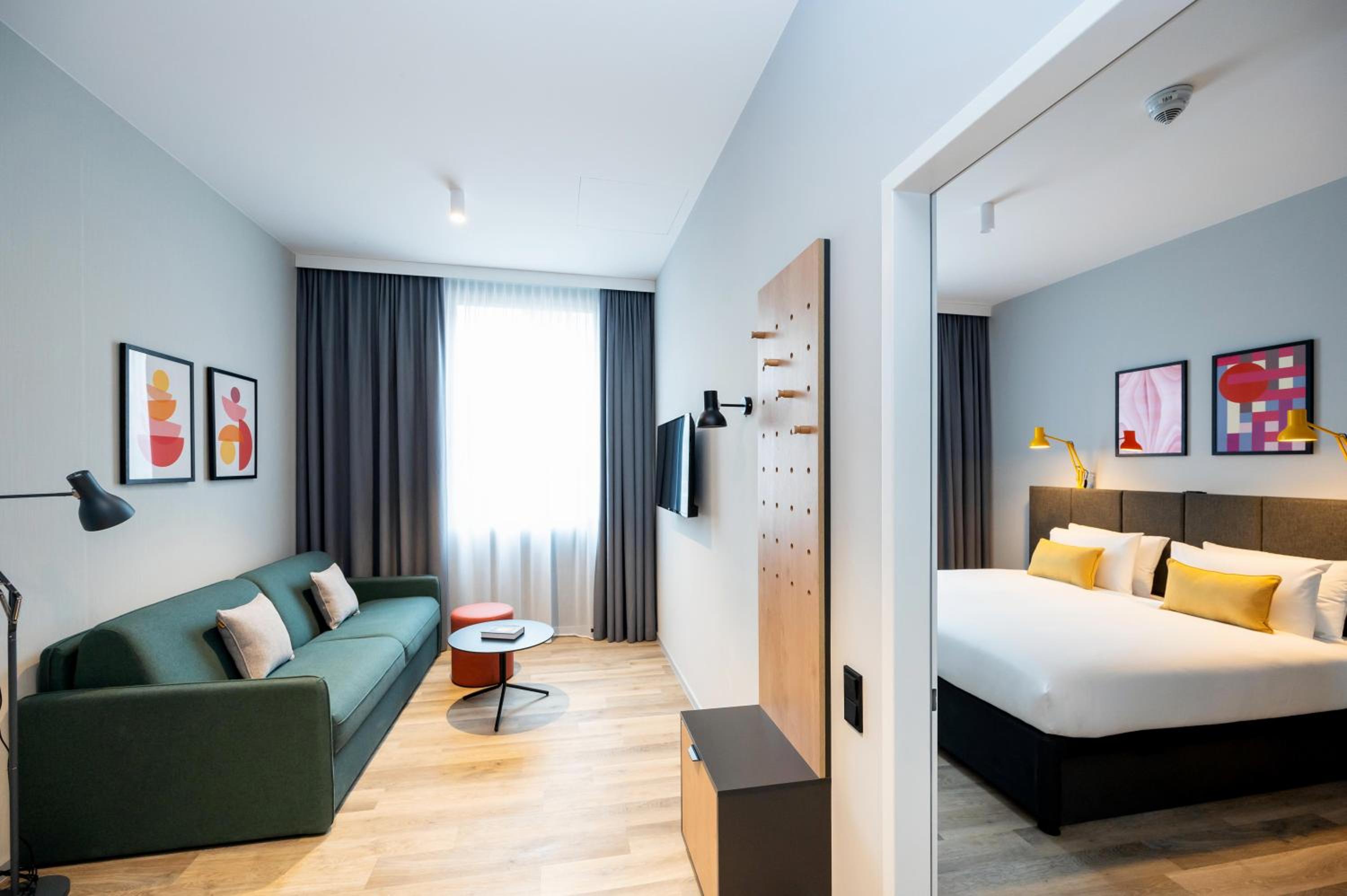 Accessible One Bed Apartment (sleeps 4) - Photo 11