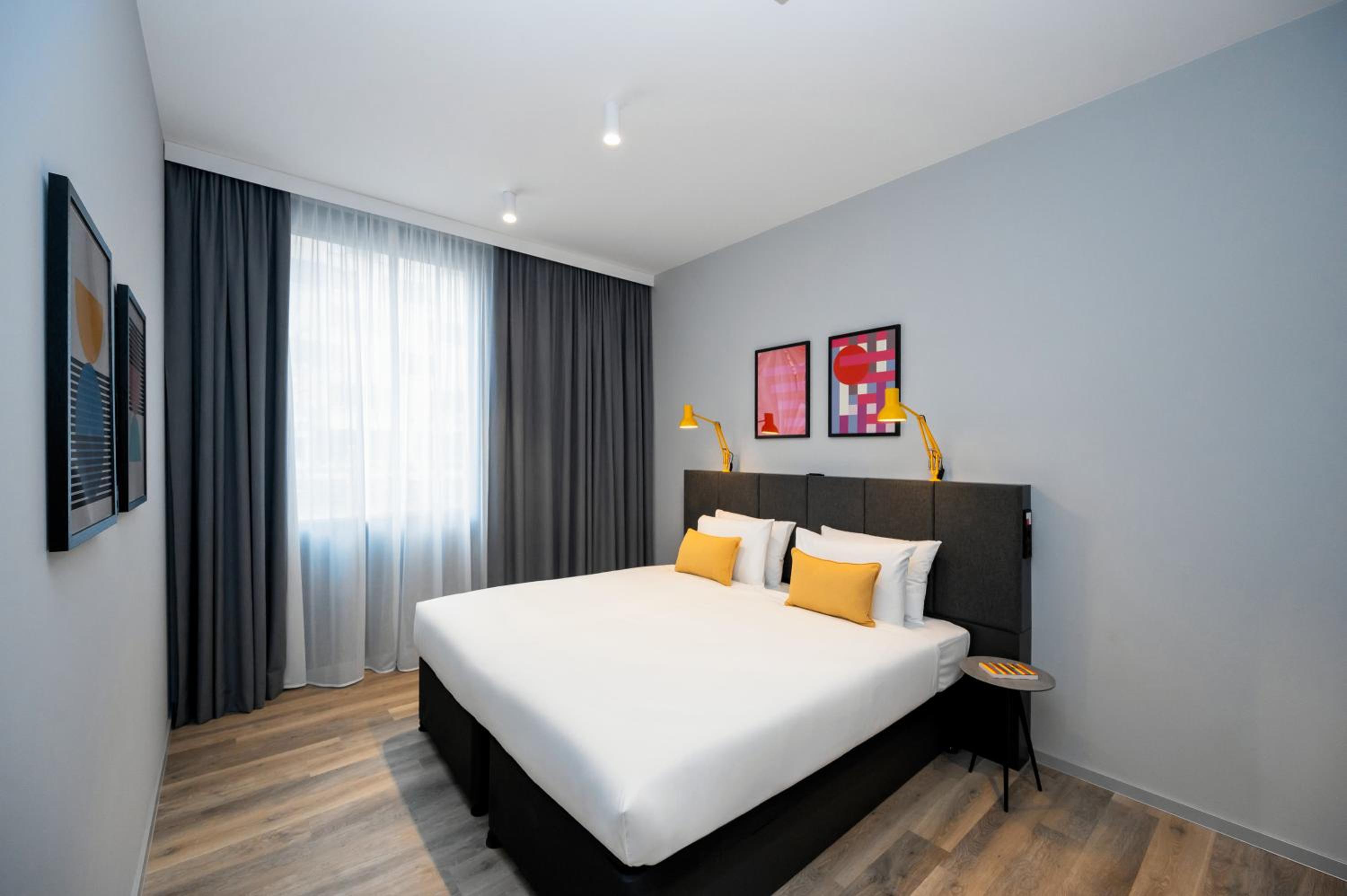 Accessible One Bed Apartment (sleeps 4) - Photo 7