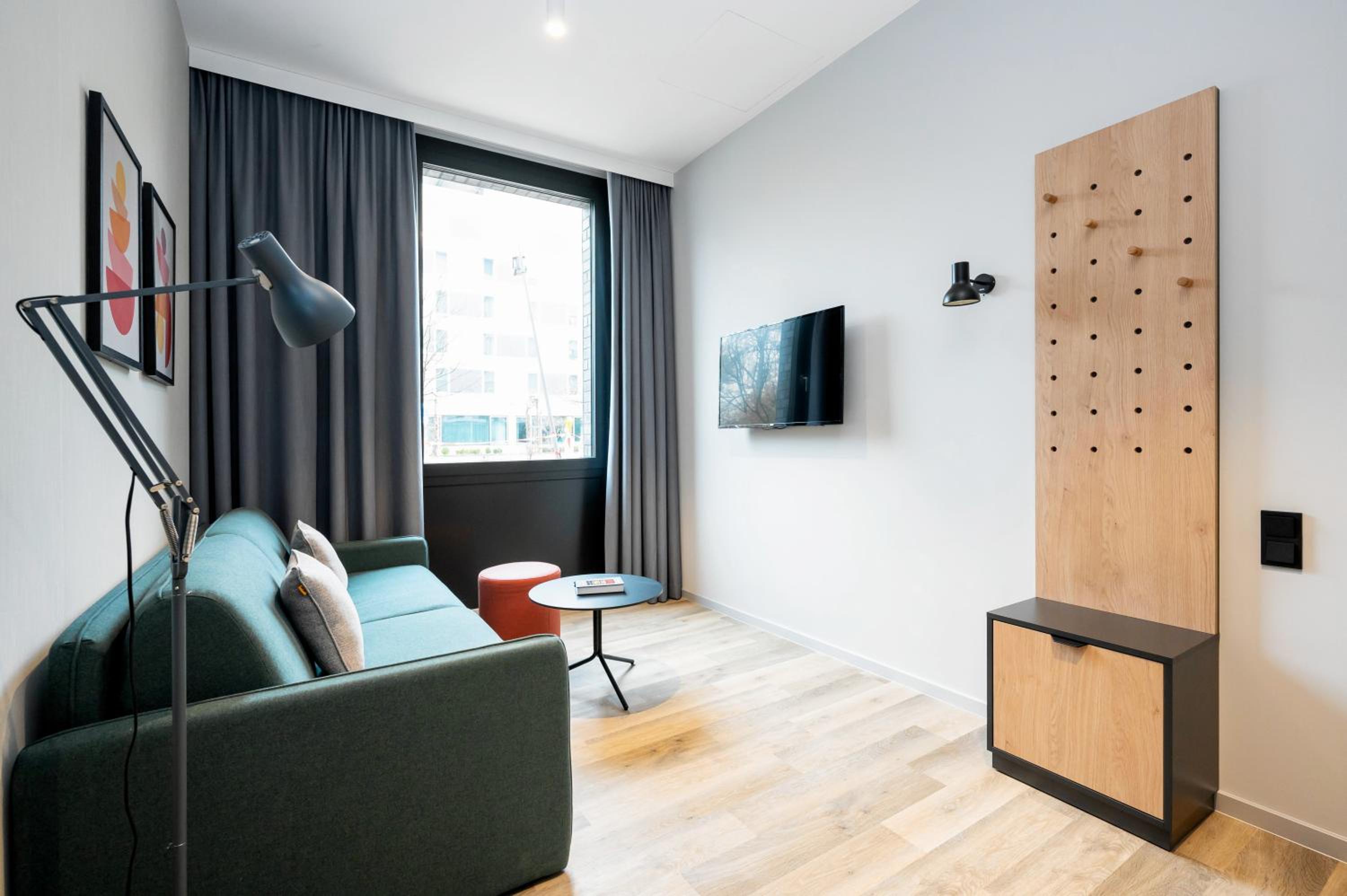 Accessible One Bed Apartment (sleeps 4) - Photo 4