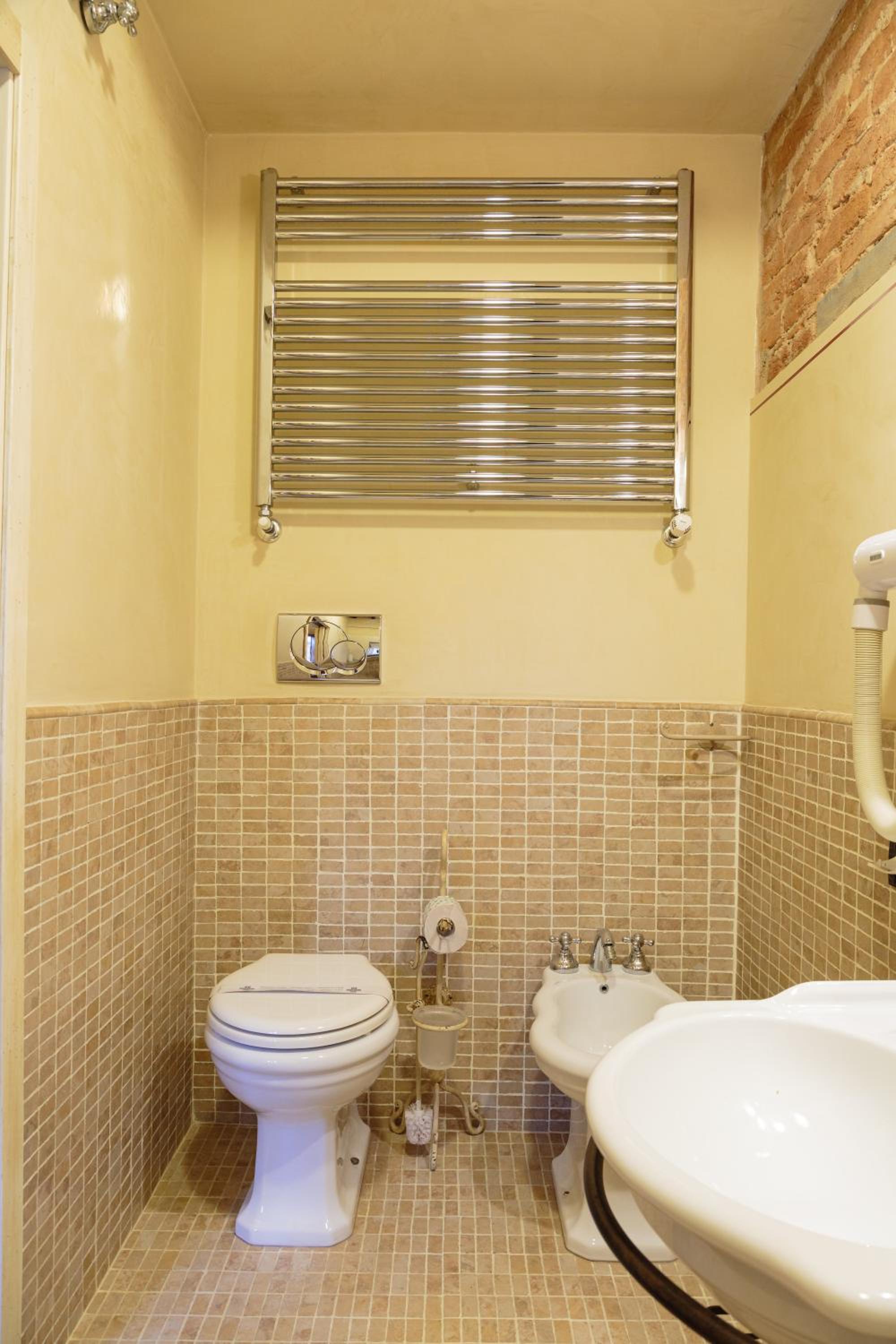 Double Room with Private Bathroom photo 3