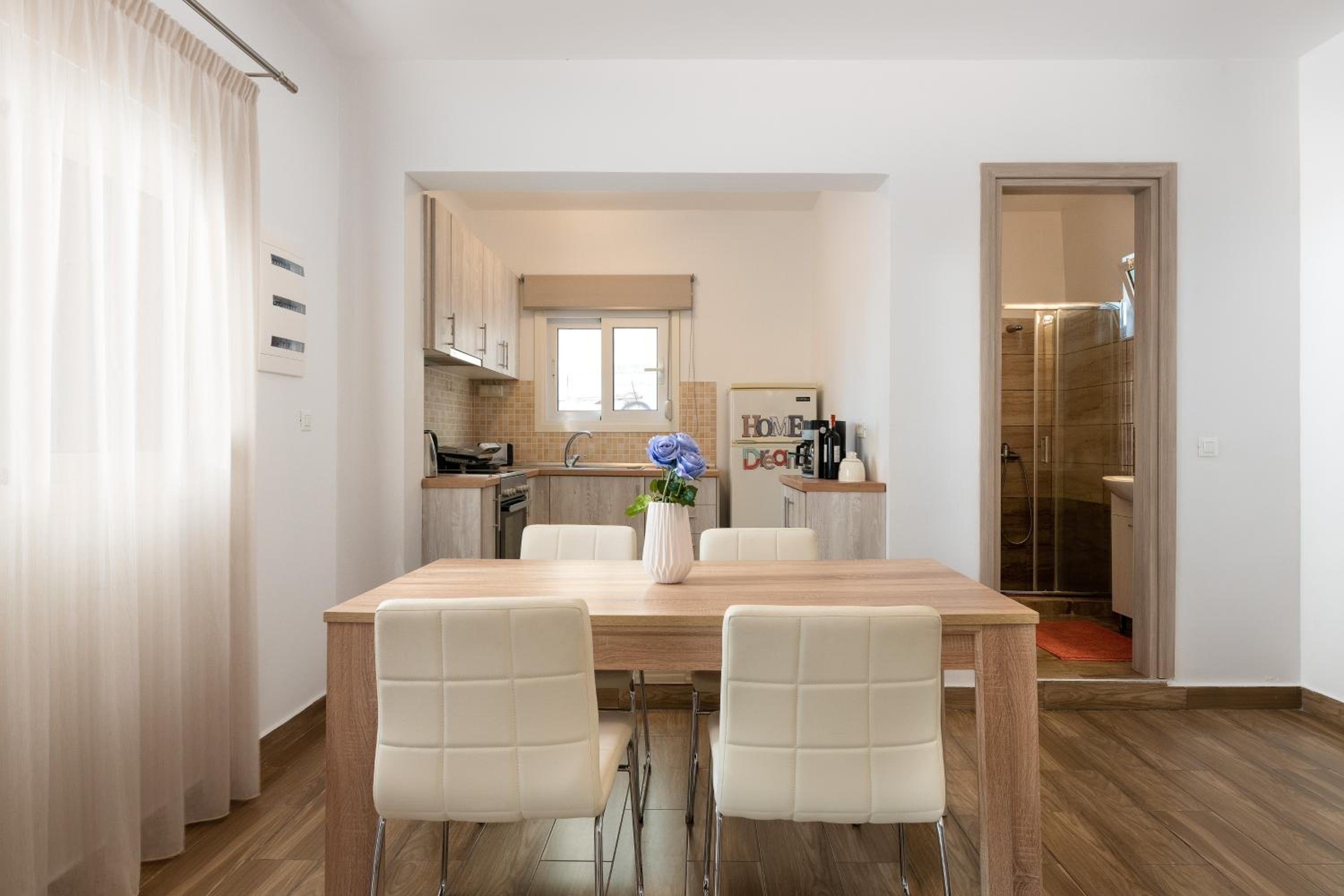Helios Suite photo 2