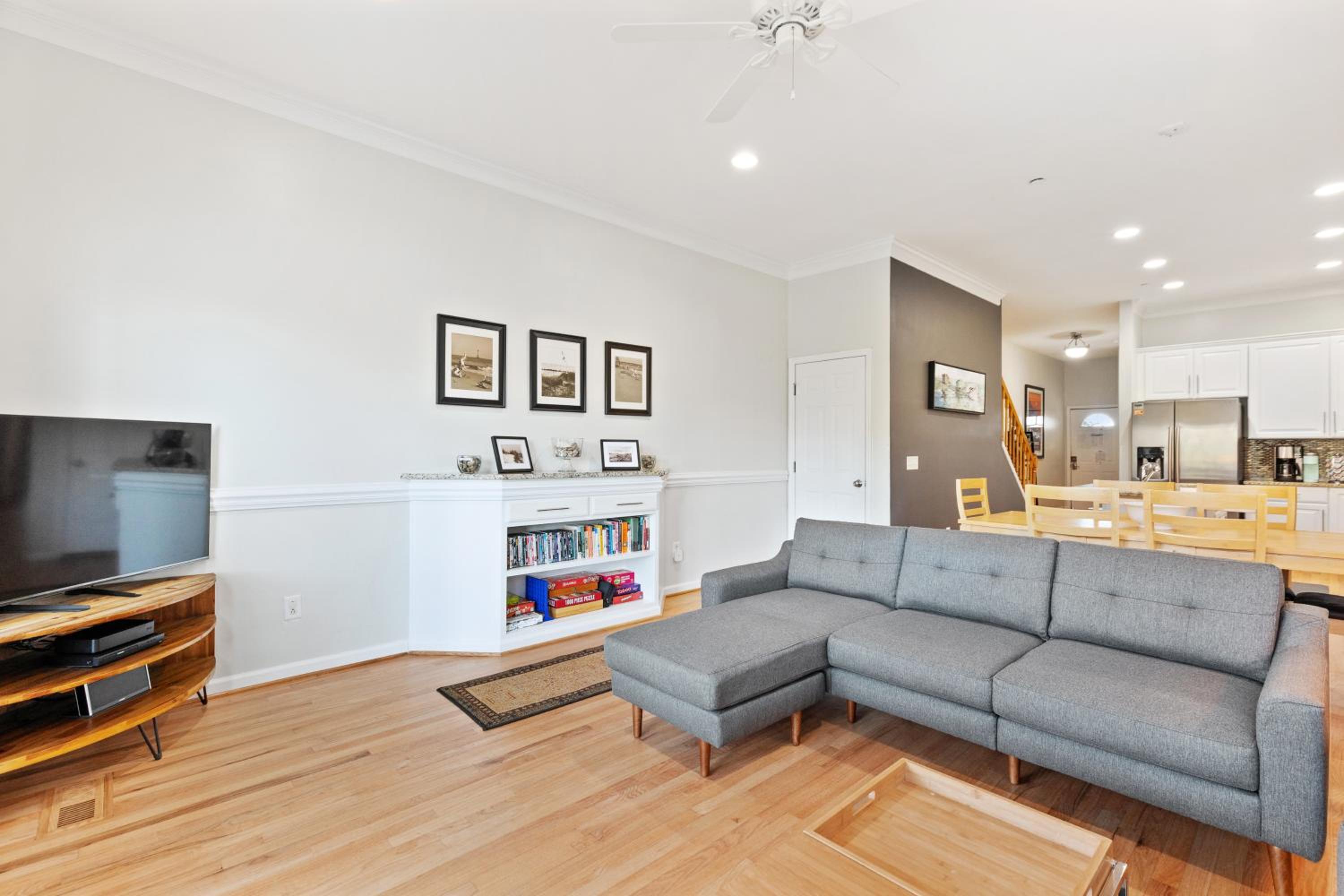 Three-Bedroom House photo 3