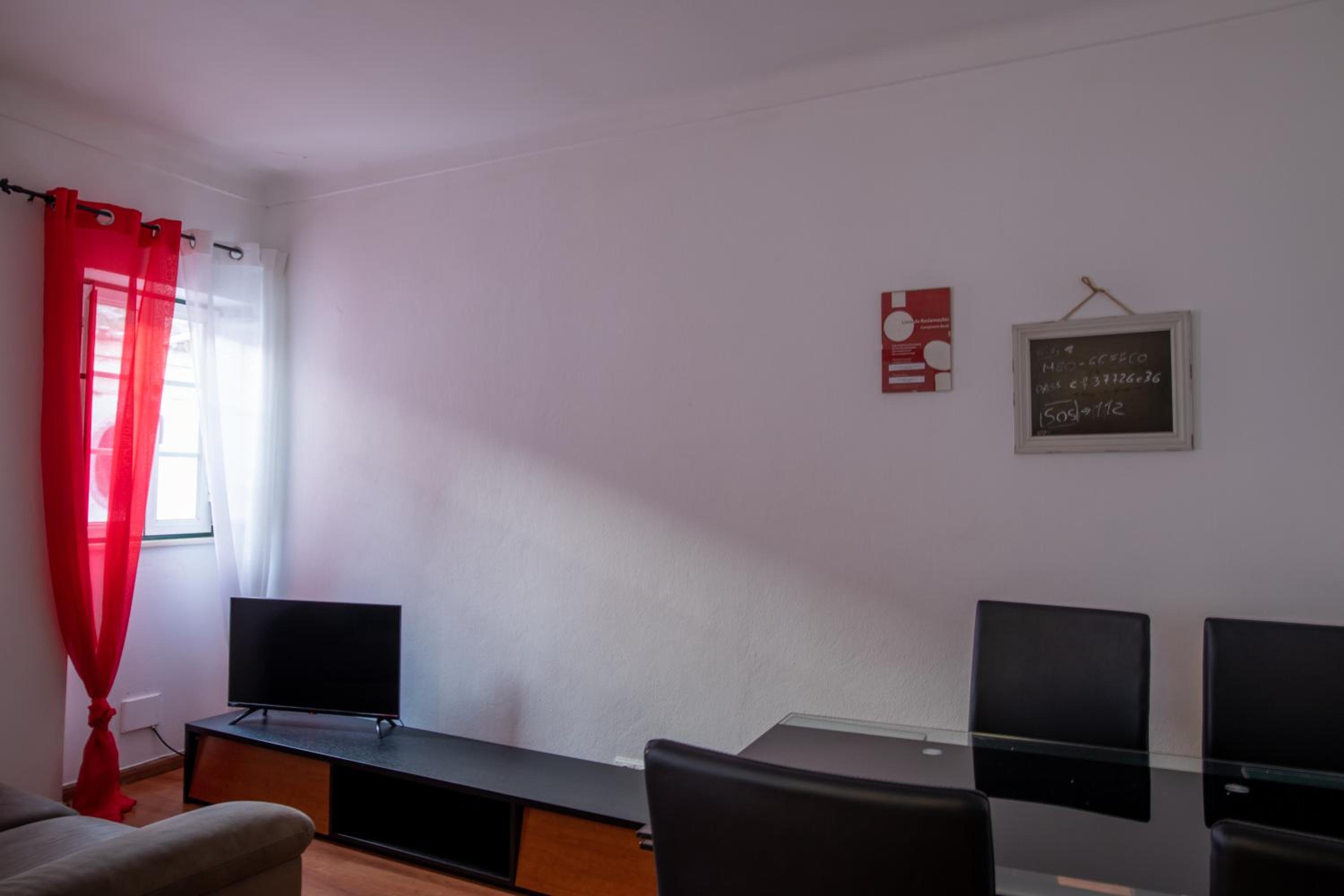 Apartment with Terrace - Photo 3