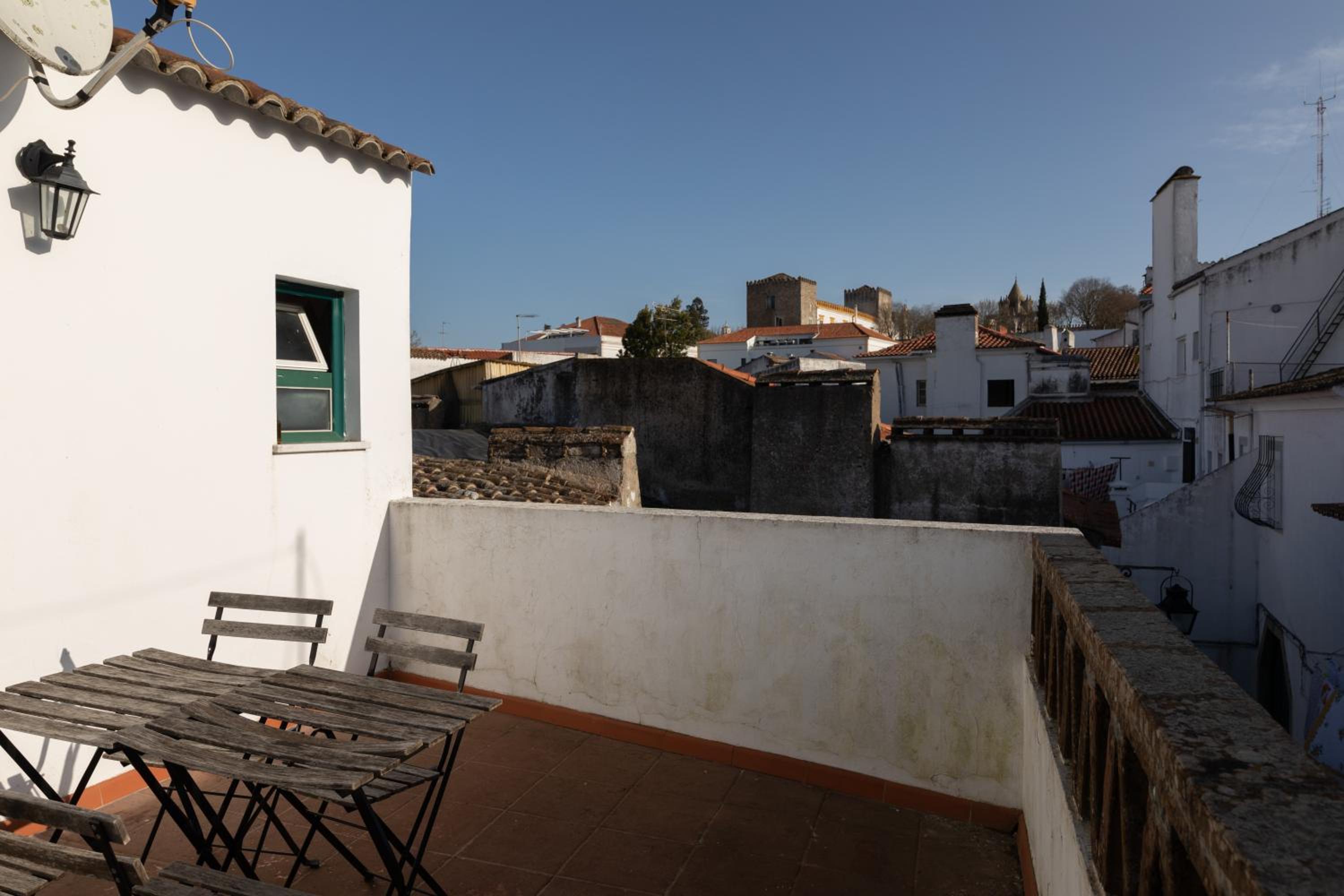 Apartment with Terrace - Photo 4