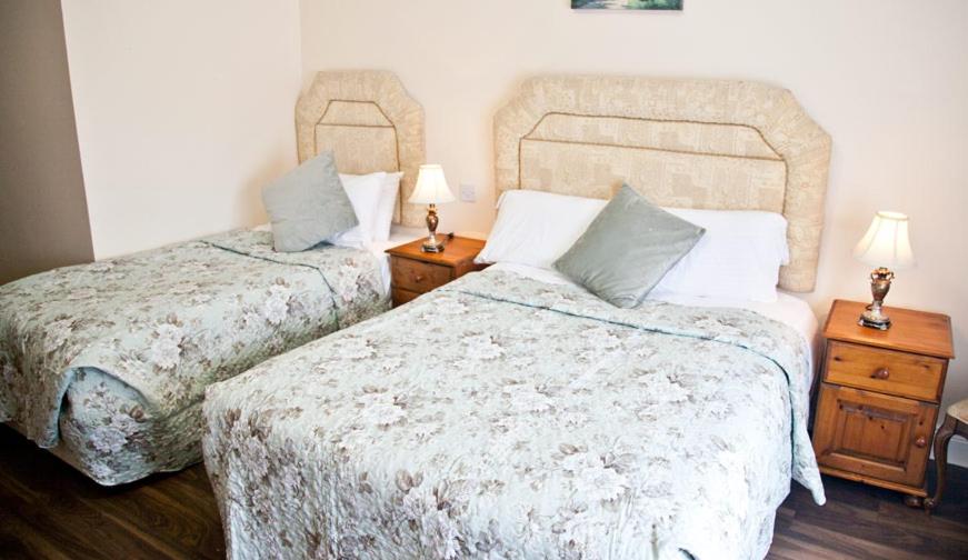 Double Room with Private Bathroom - Photo 3