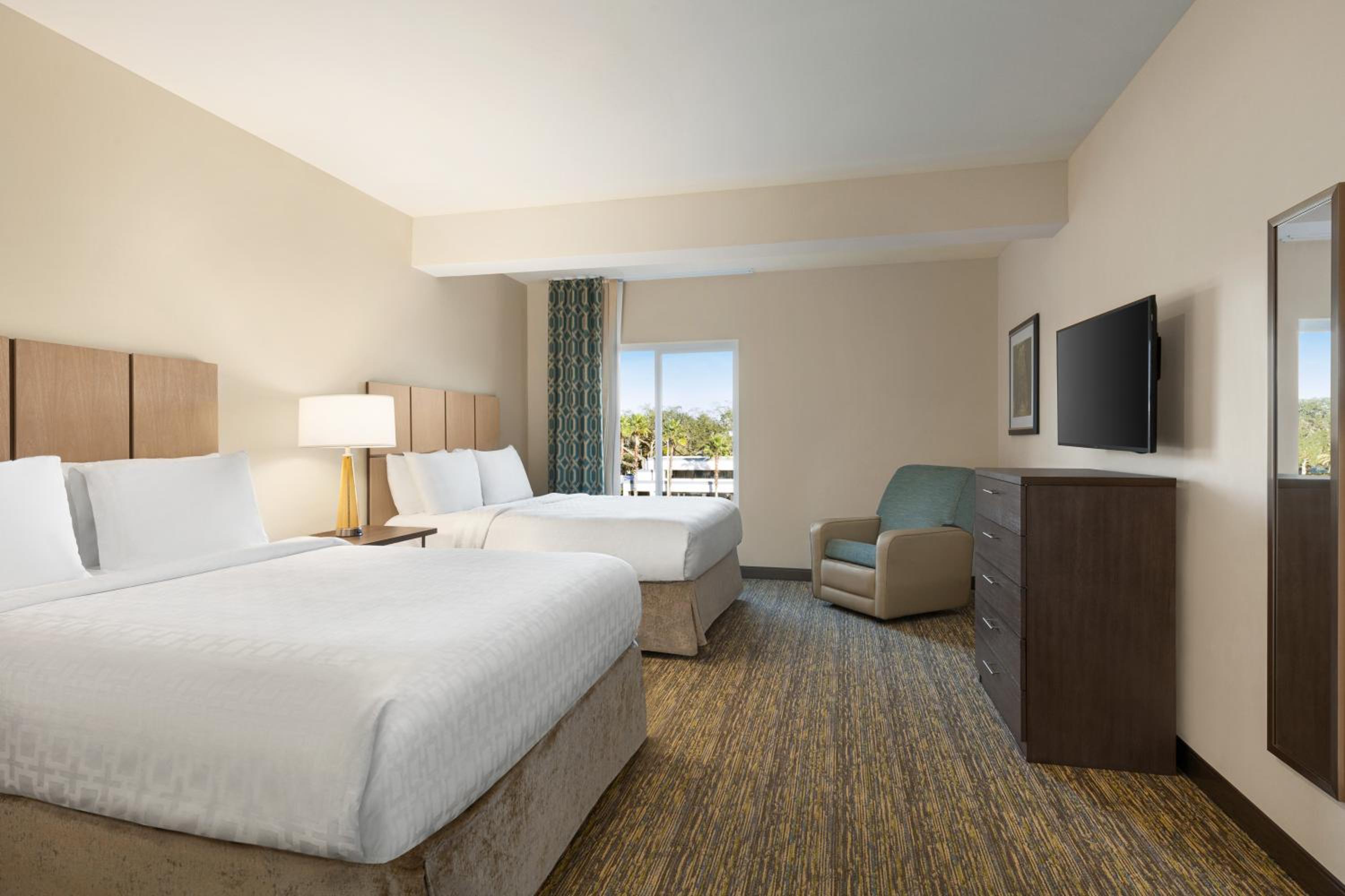 One-Bedroom Queen Suite - Photo 1