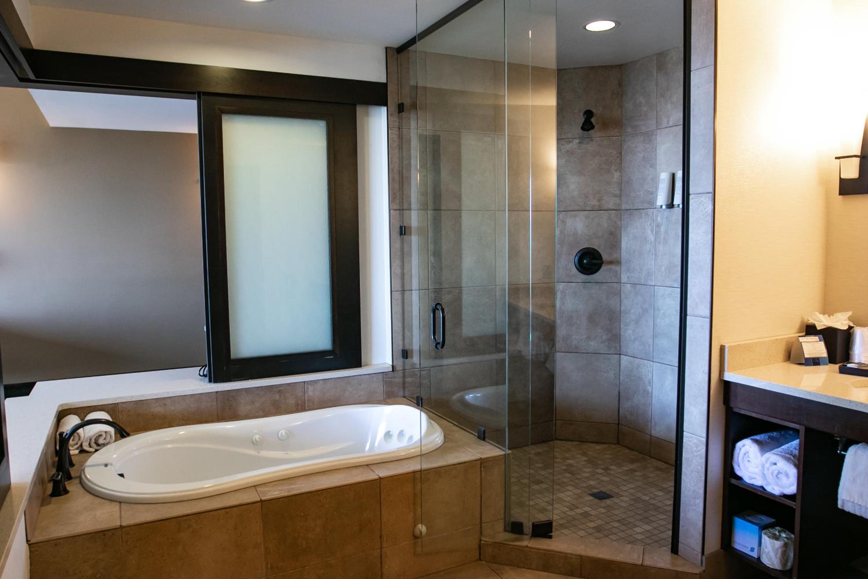 Suite - Photo 4