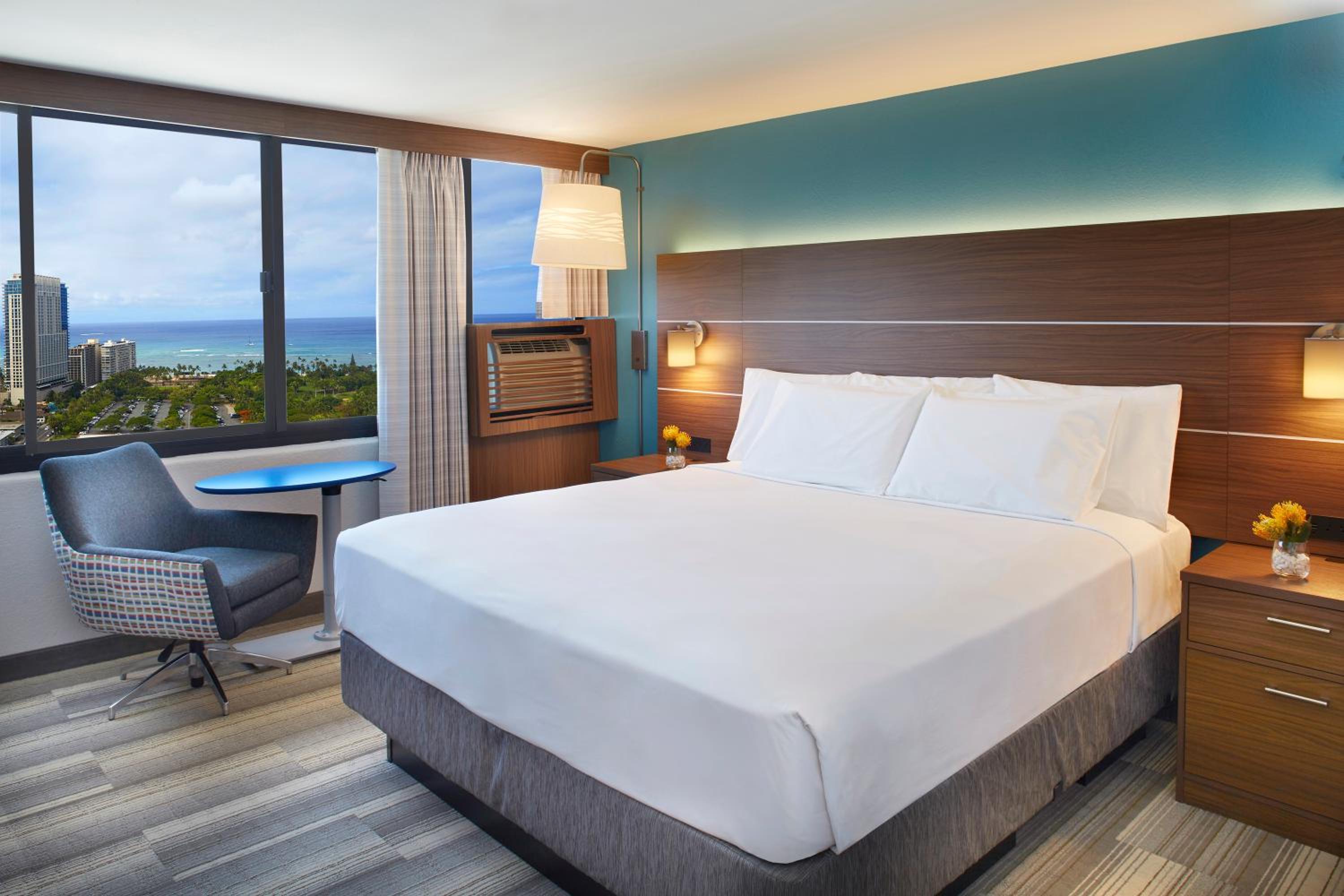 Standard King Room with Ocean View - Photo 6