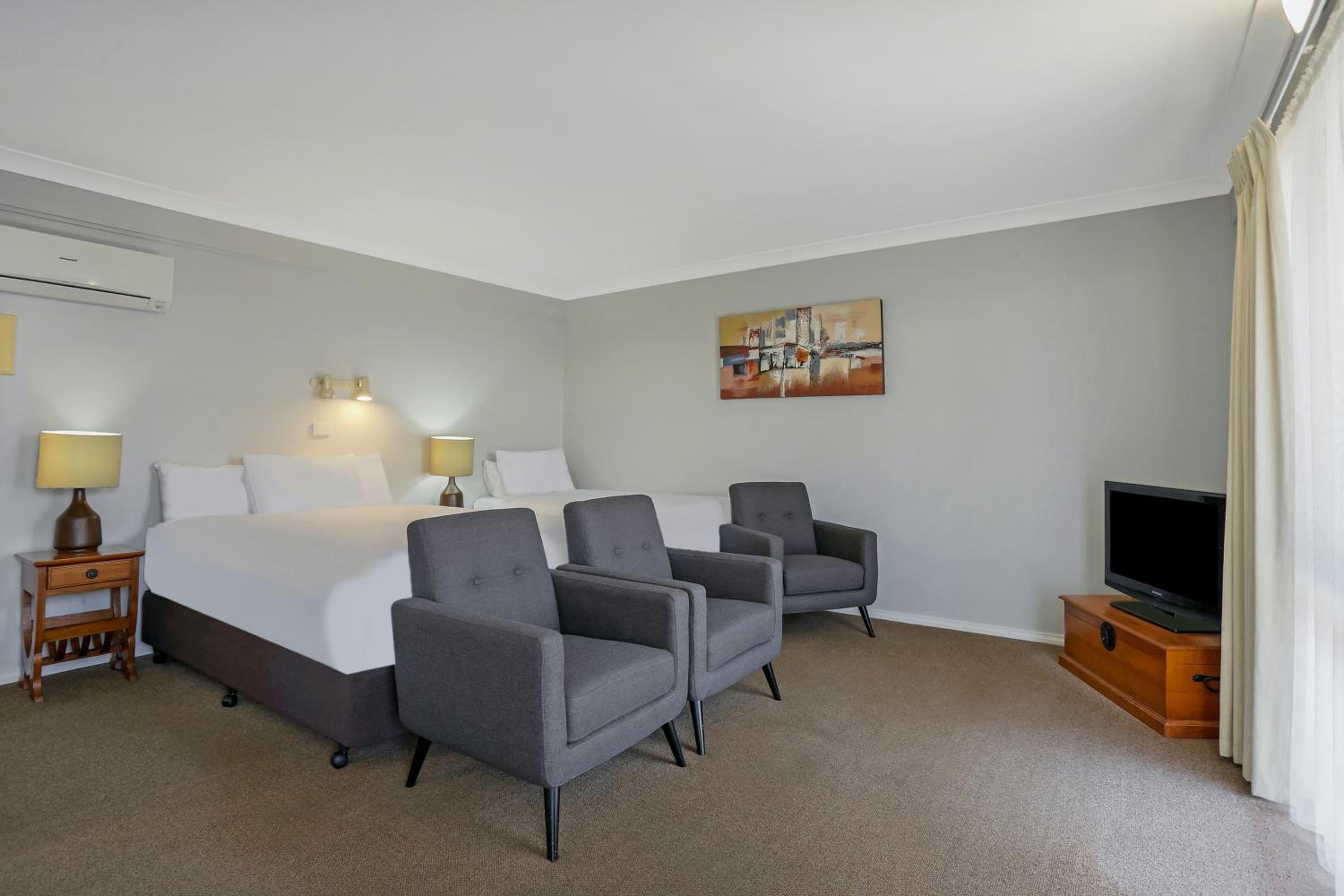 Standard Double or Twin Room photo 3