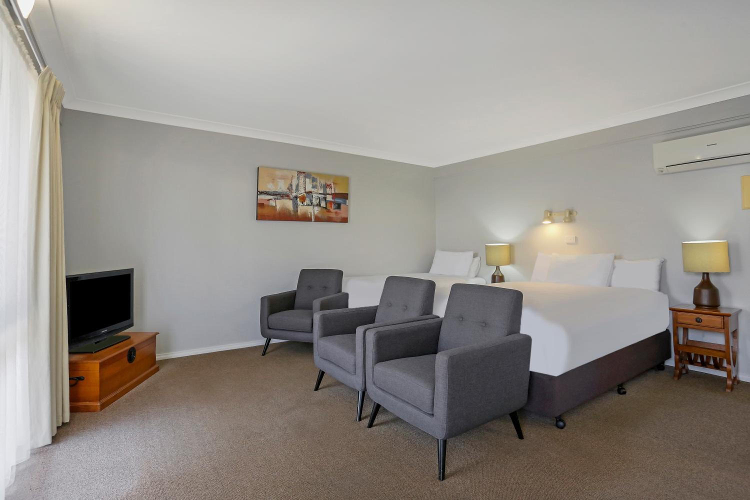 Standard Double or Twin Room photo 1