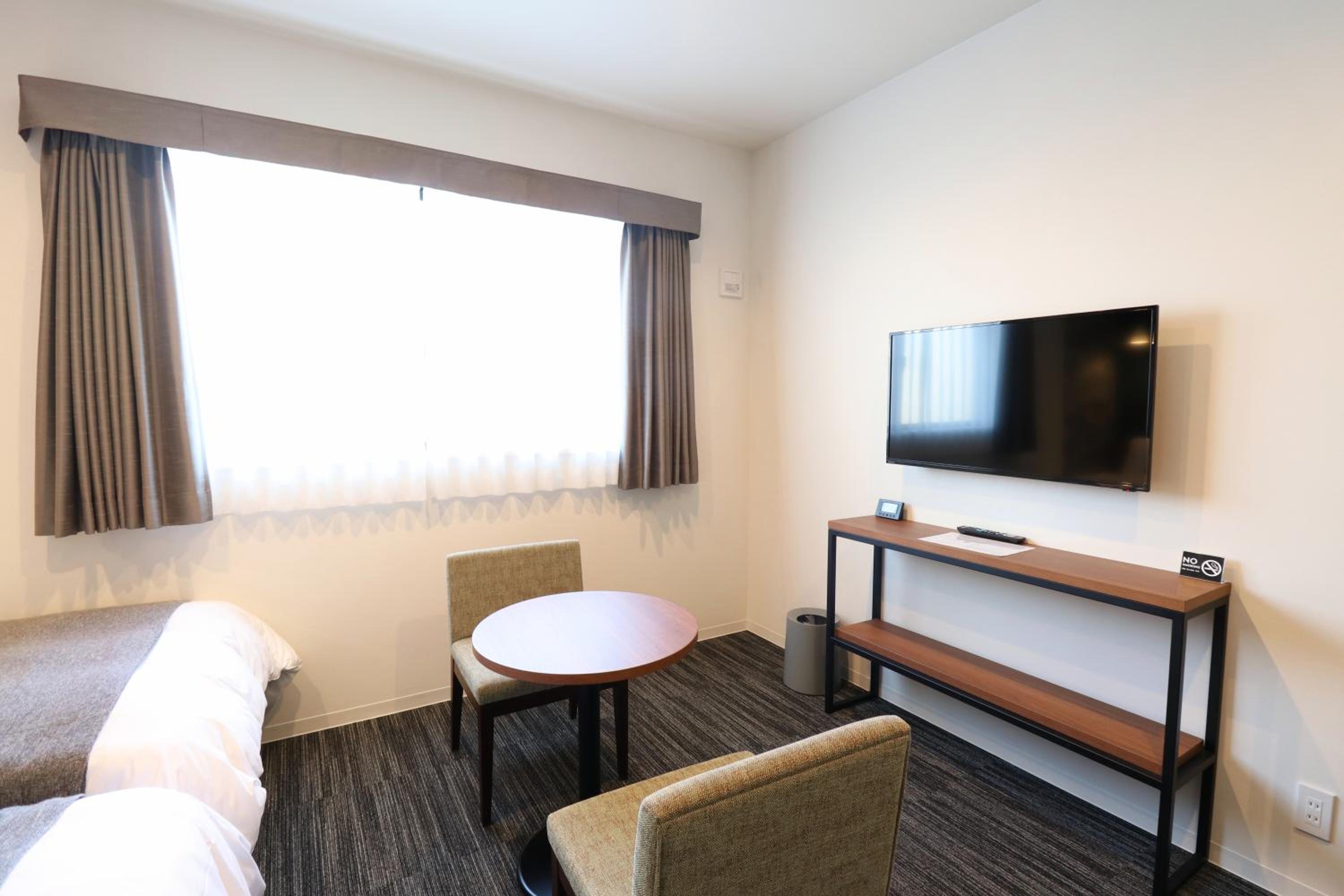 Twin Room - Photo 3