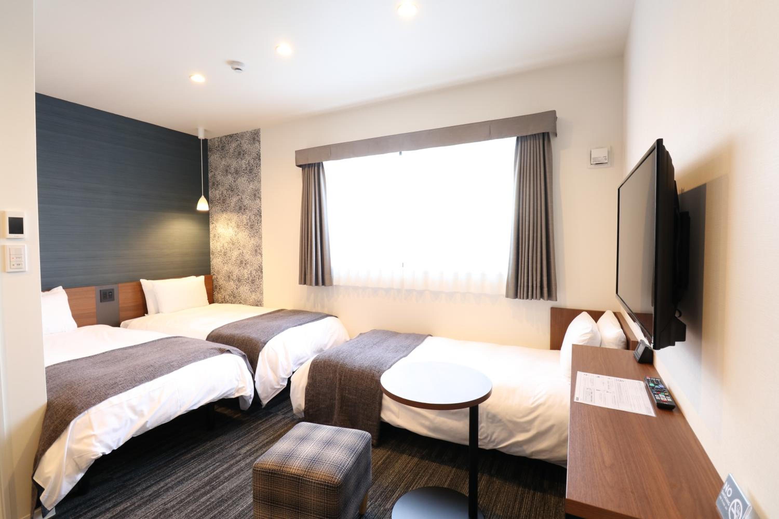 Twin Room with Sofa Bed - Photo 1