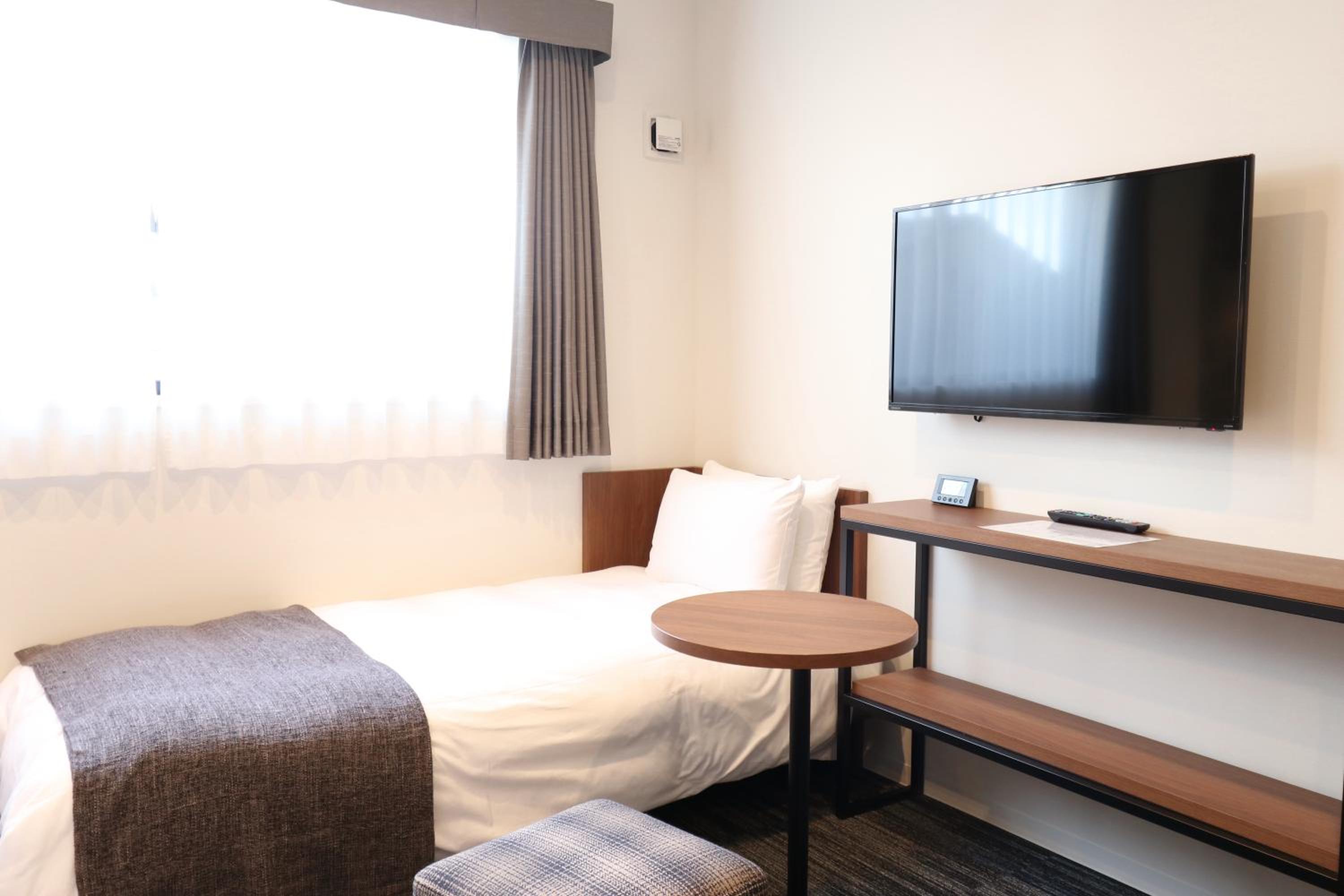 Twin Room with Sofa Bed - Photo 3