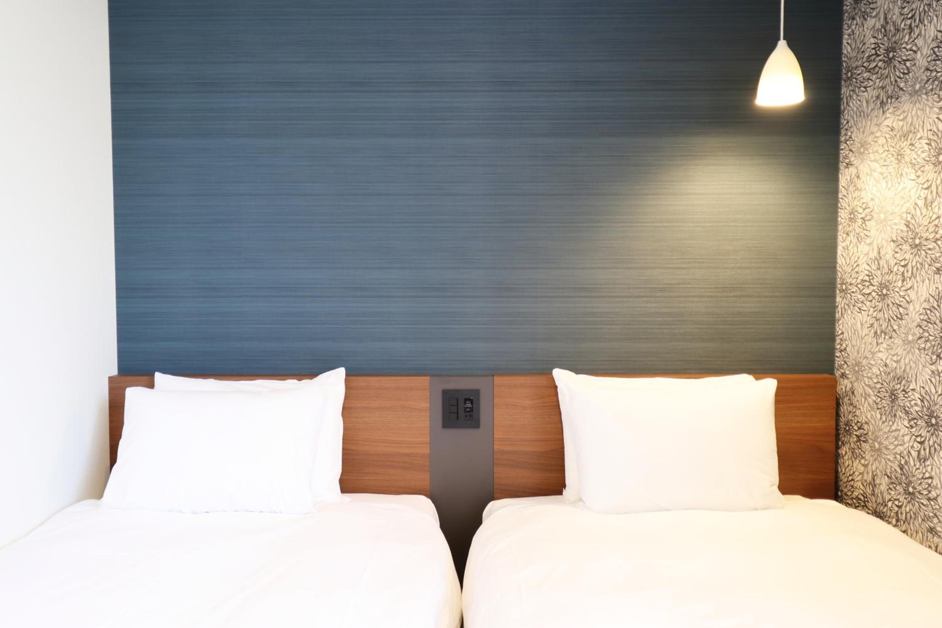 Twin Room with Sofa Bed - Photo 5