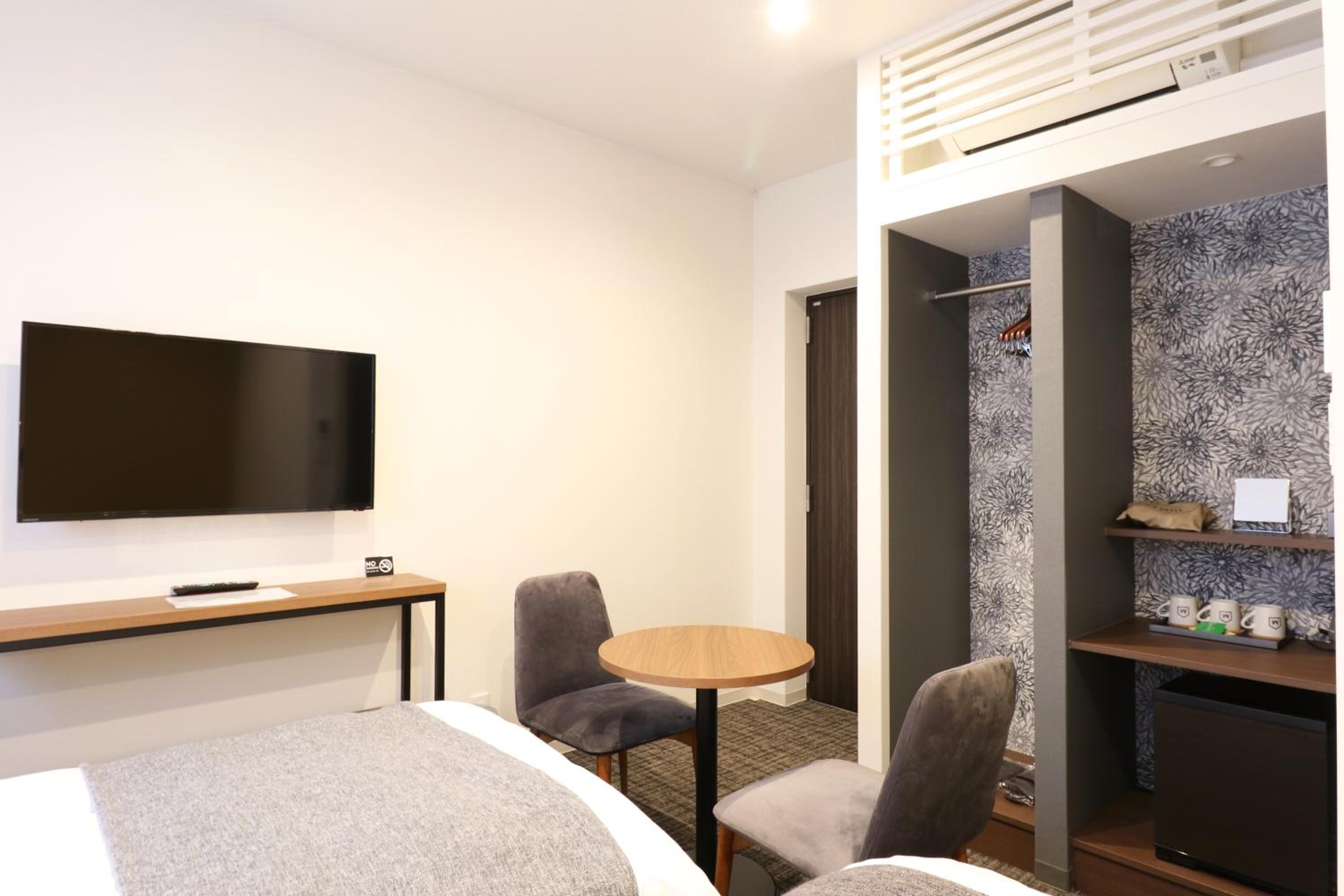 Twin Room with Extra Bed - Photo 5