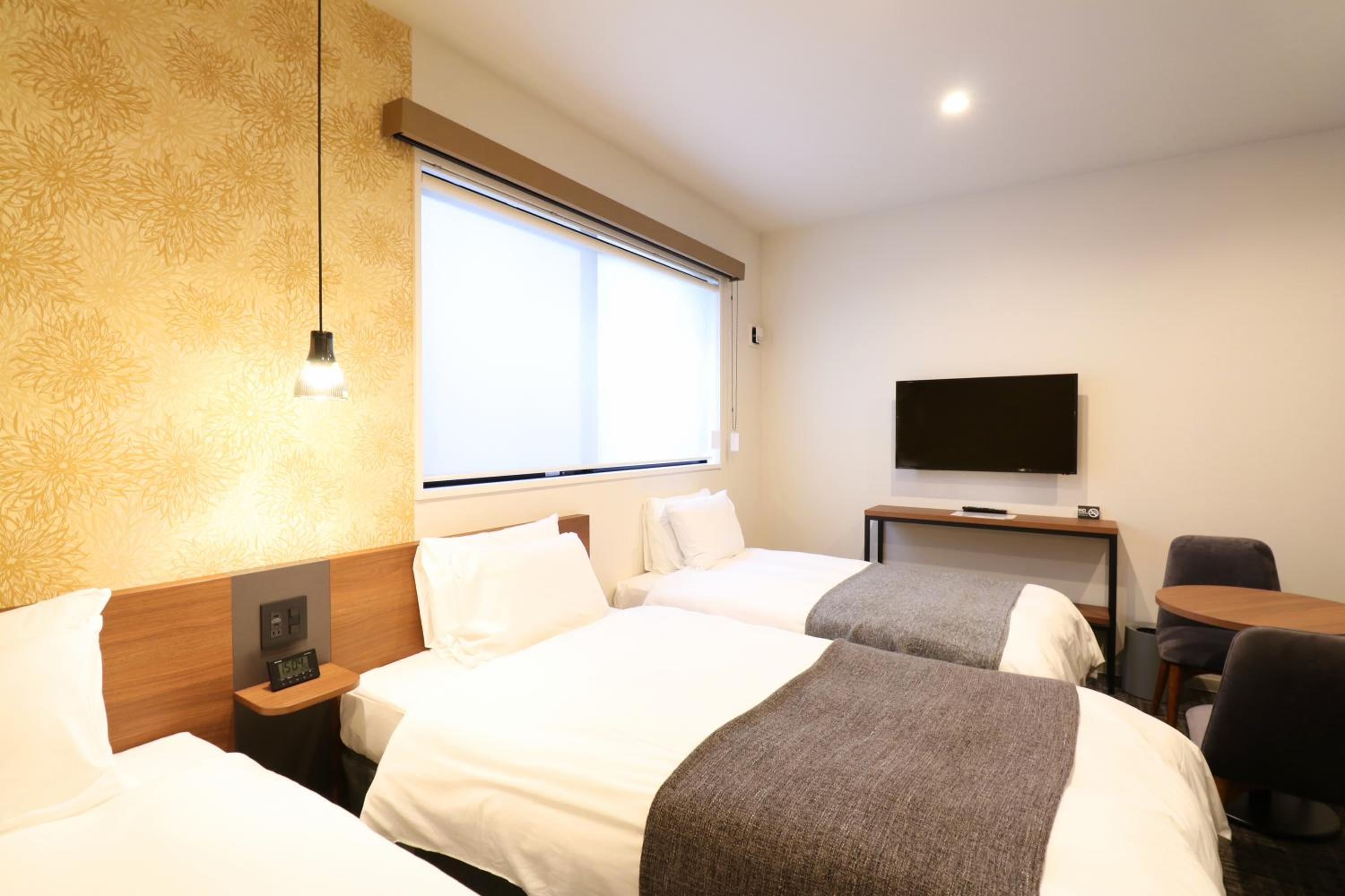 Twin Room with Extra Bed - Photo 4