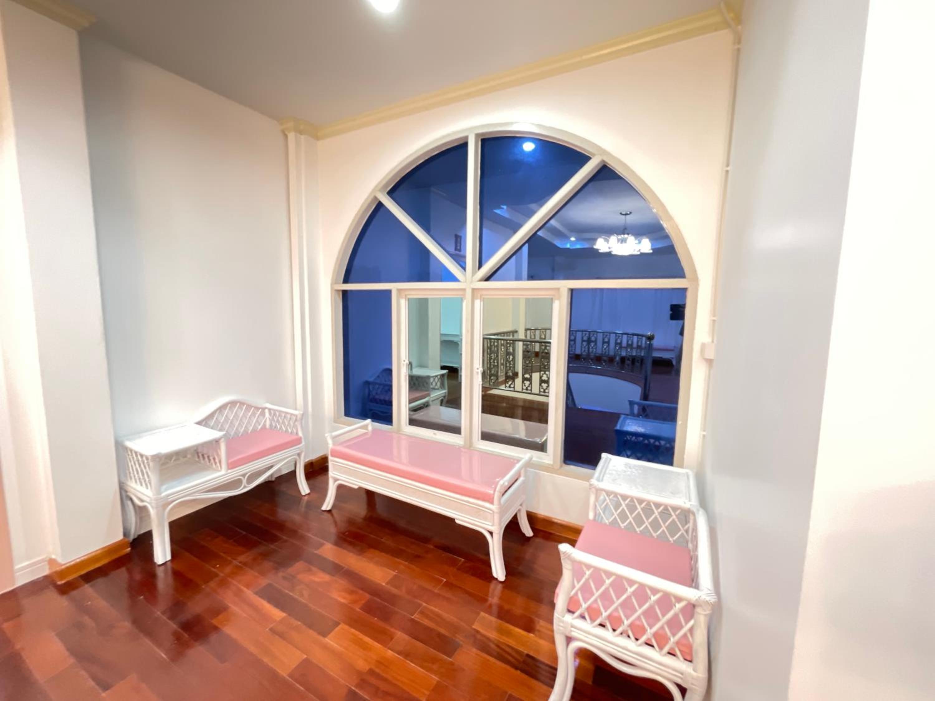 Villa photo 2