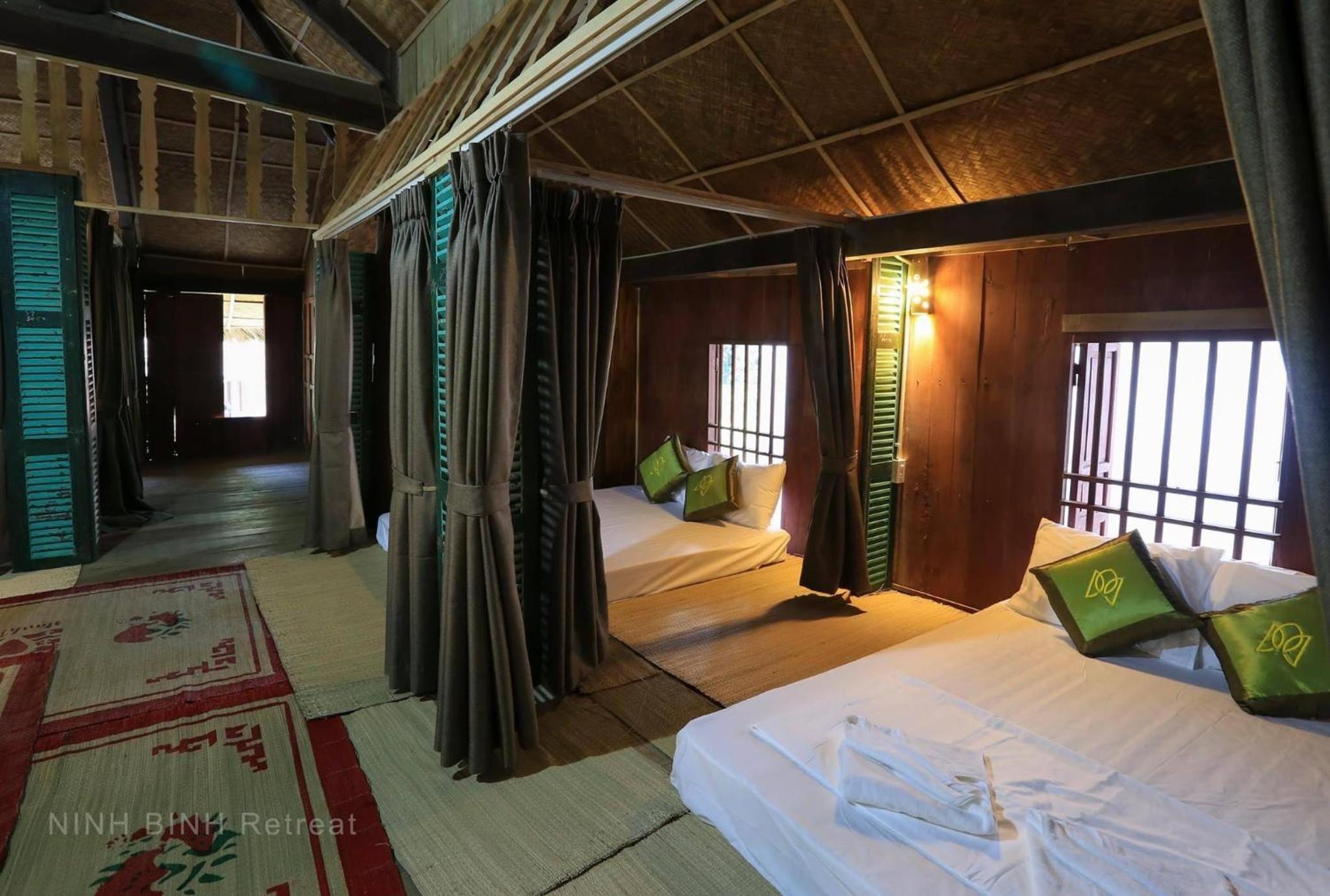 10-Bed Mixed Dormitory Room photo 2