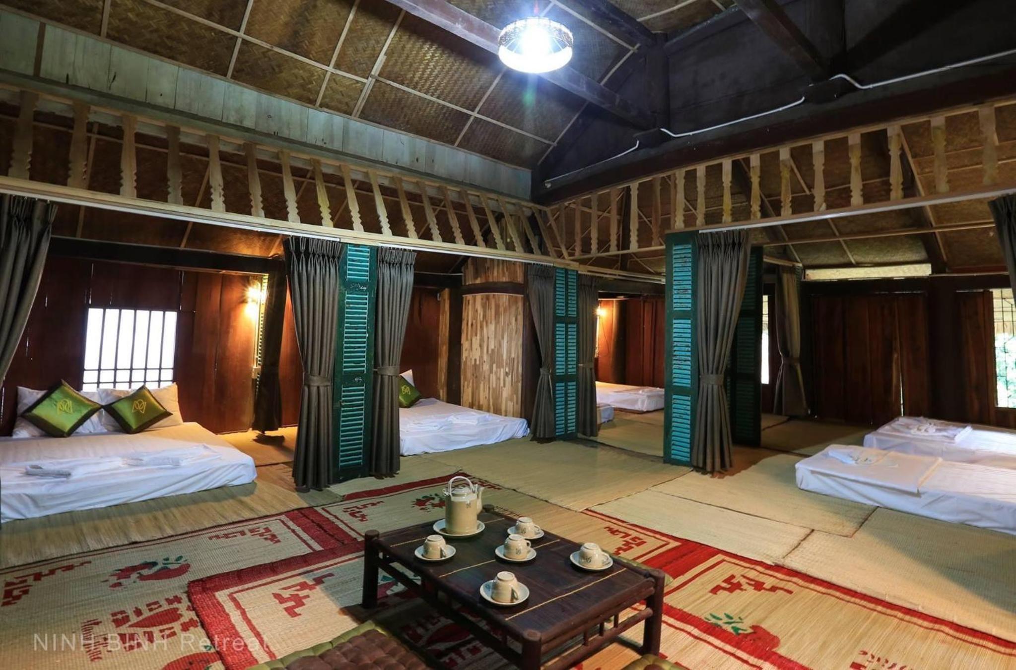 10-Bed Mixed Dormitory Room