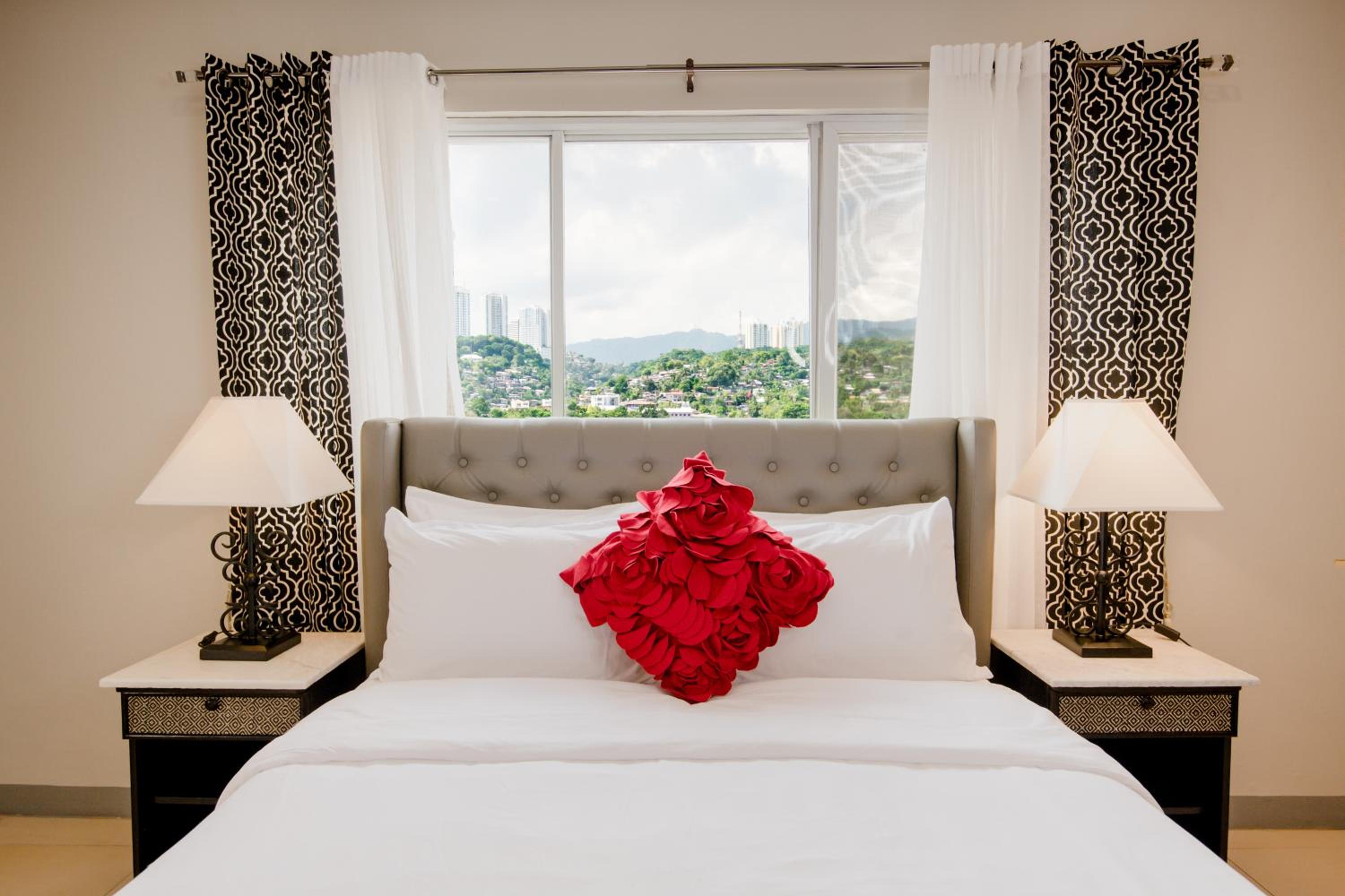 Penthouse Suite with Mountain View photo 1