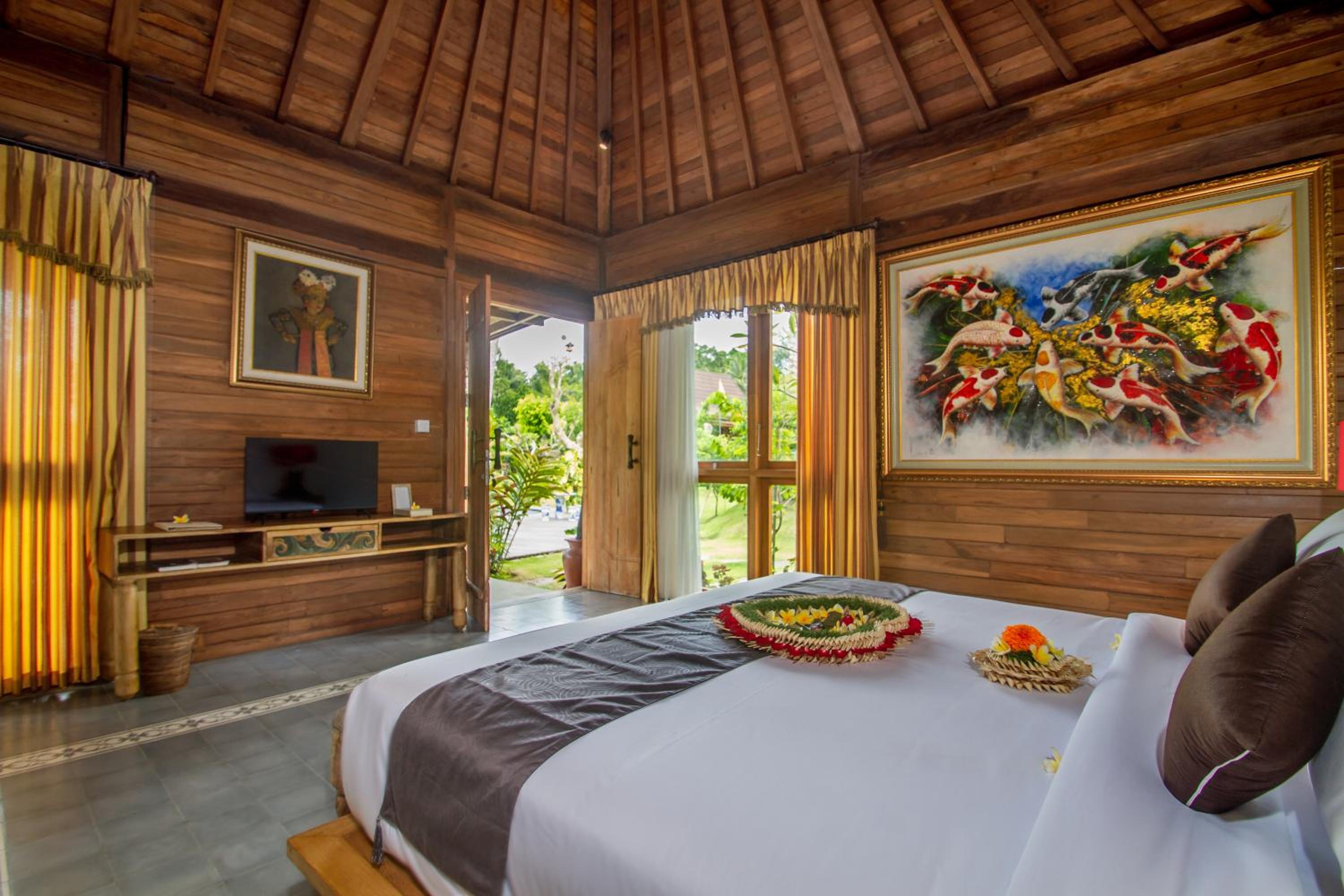 Double Room with Pool View - Photo 2