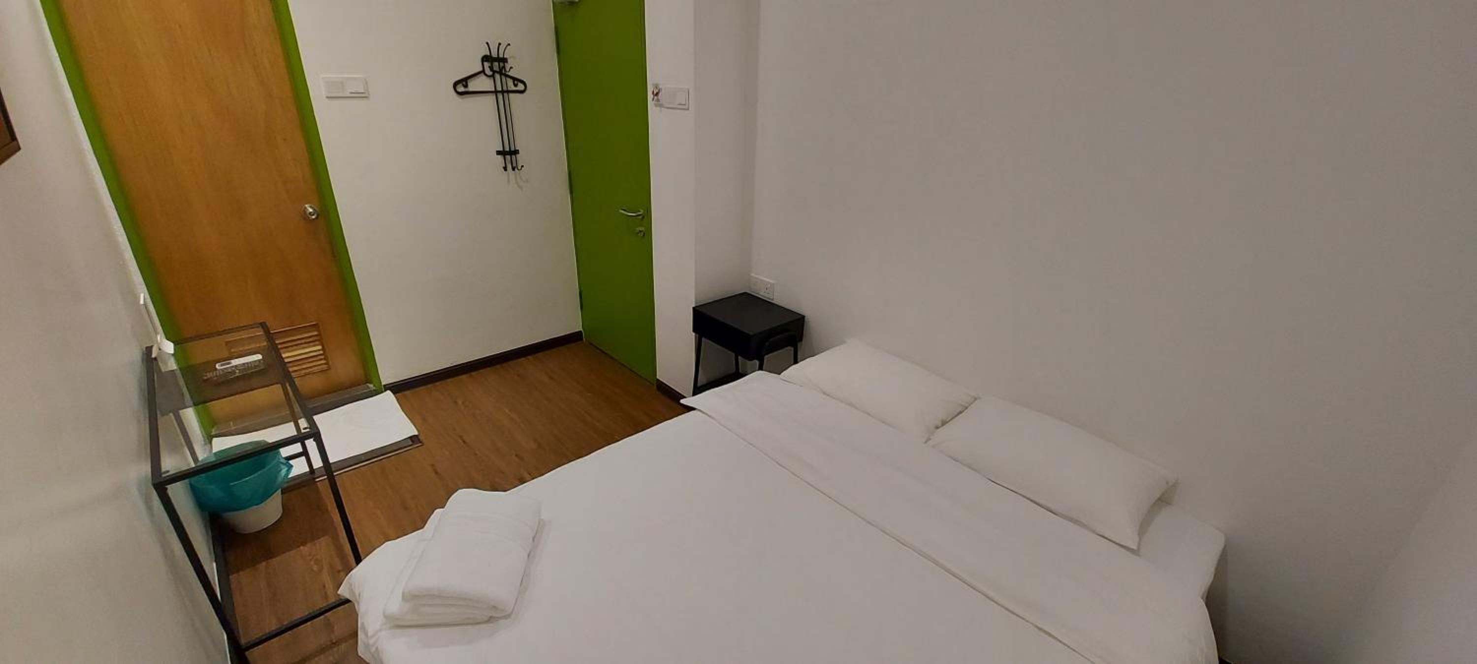 Double Room with Private Bathroom - Photo 3
