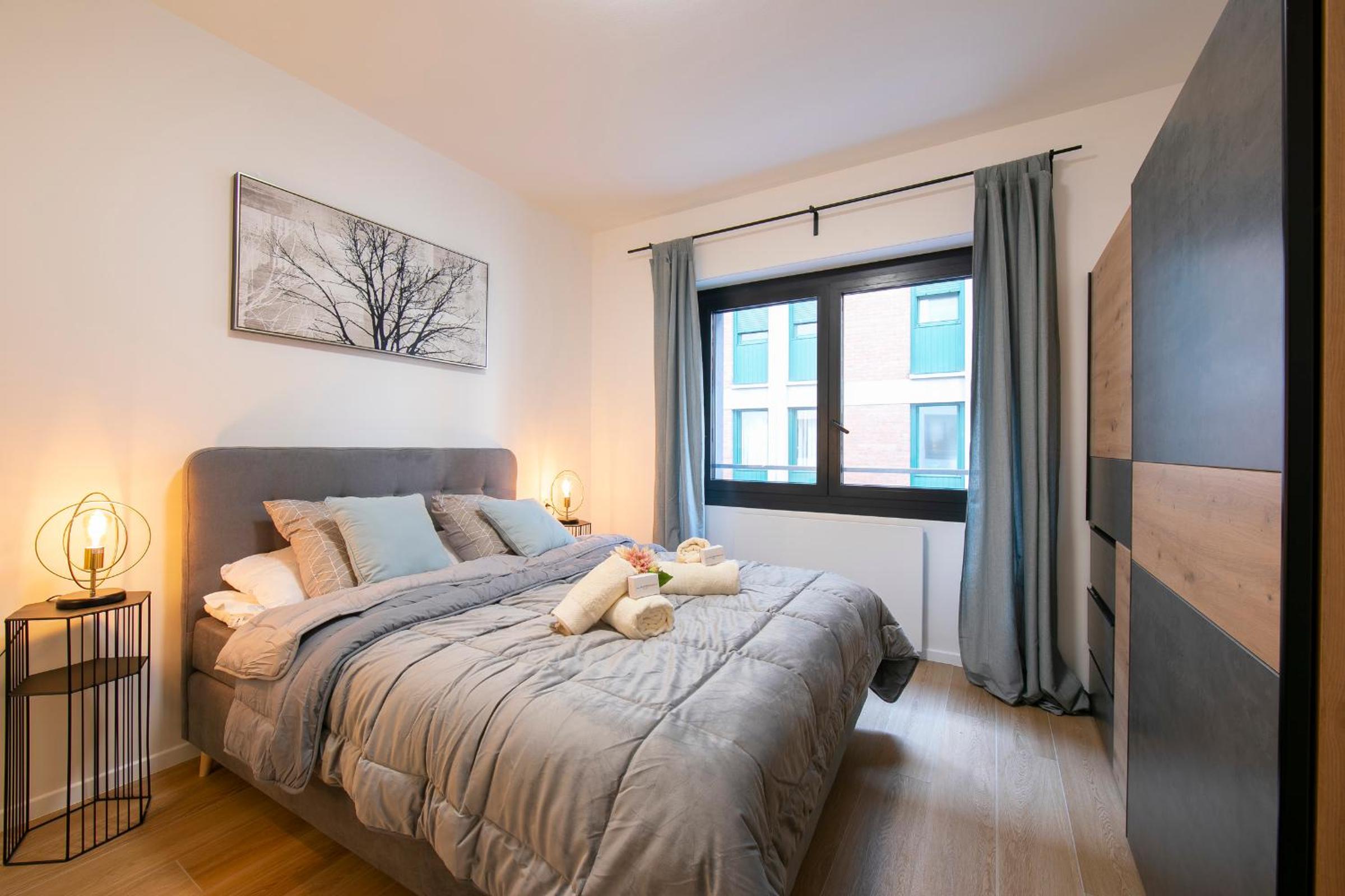 One-Bedroom Apartment photo 1