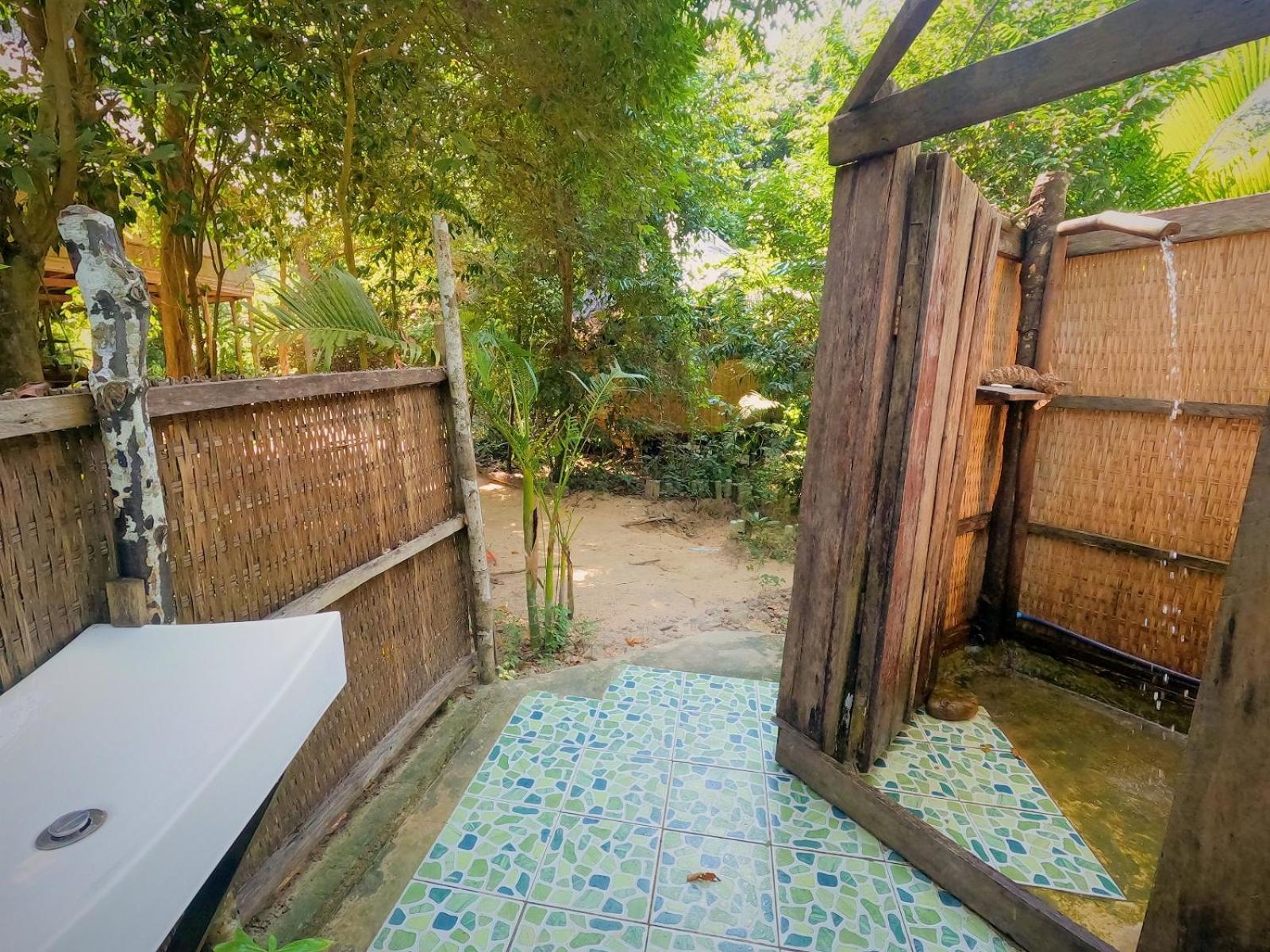 Standard Bungalow with Sea View - Shared Bathroom - Photo 6