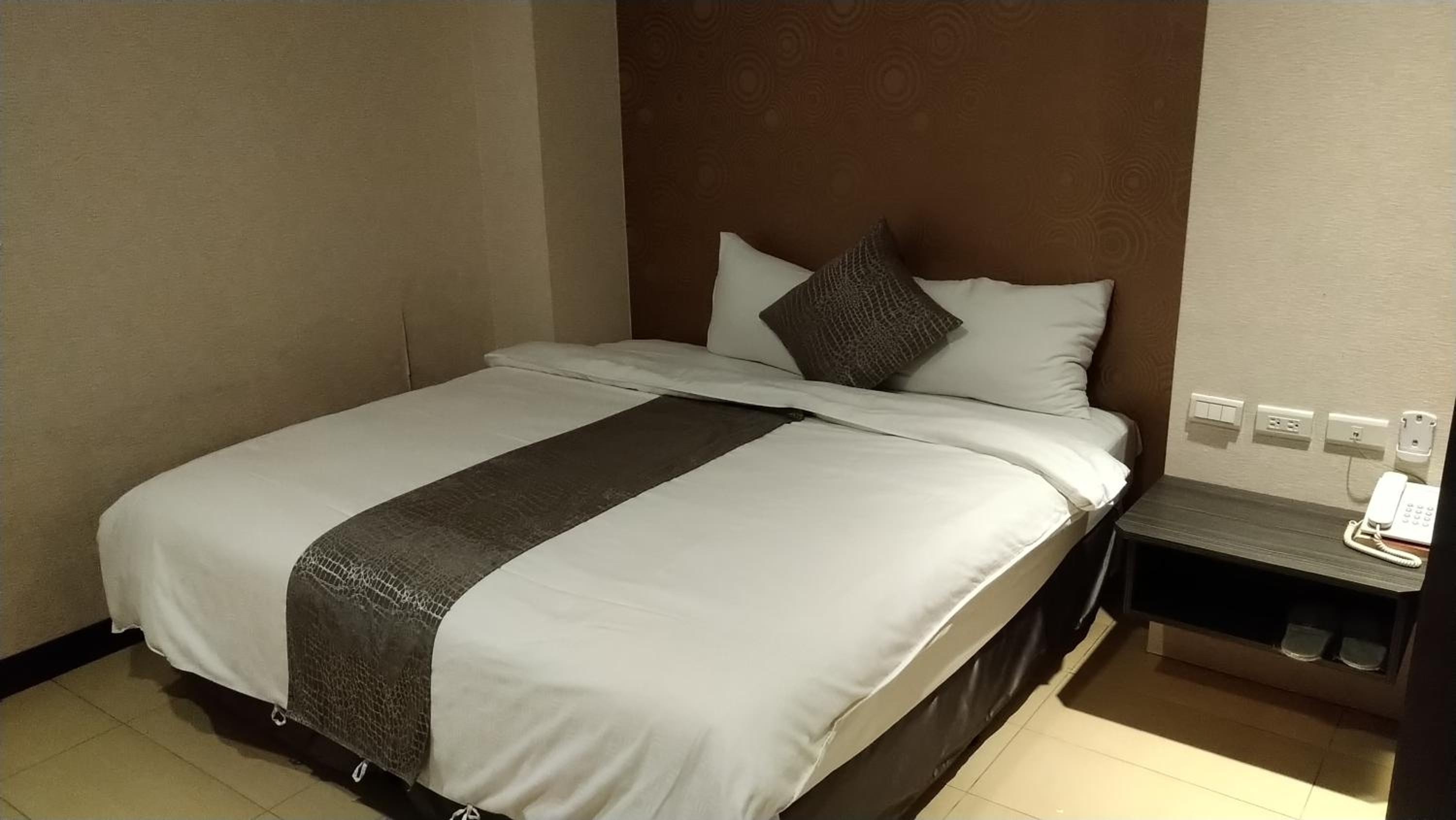 Double Room - Disability Access photo 3
