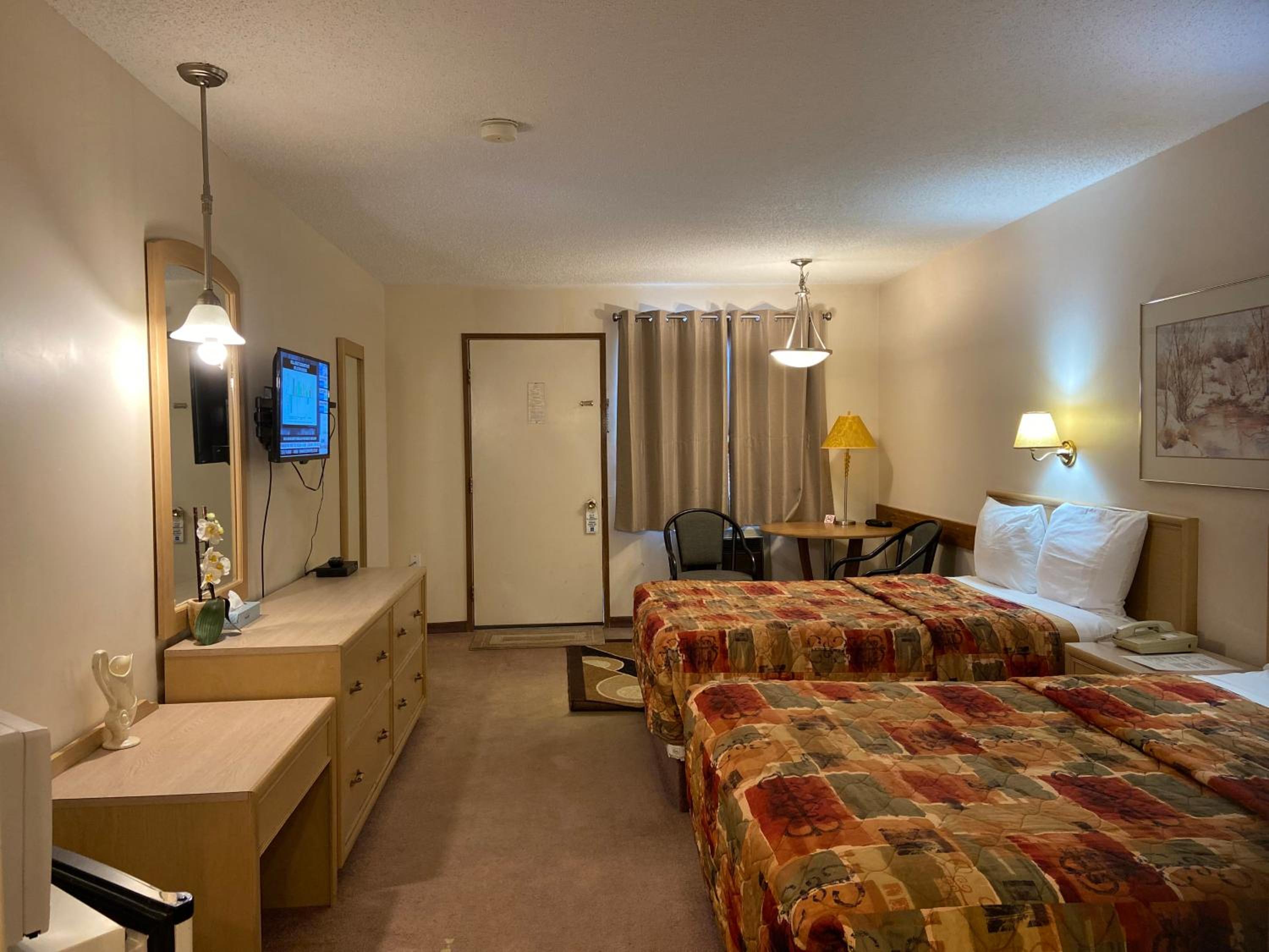 Classic Quadruple Room - Photo 21