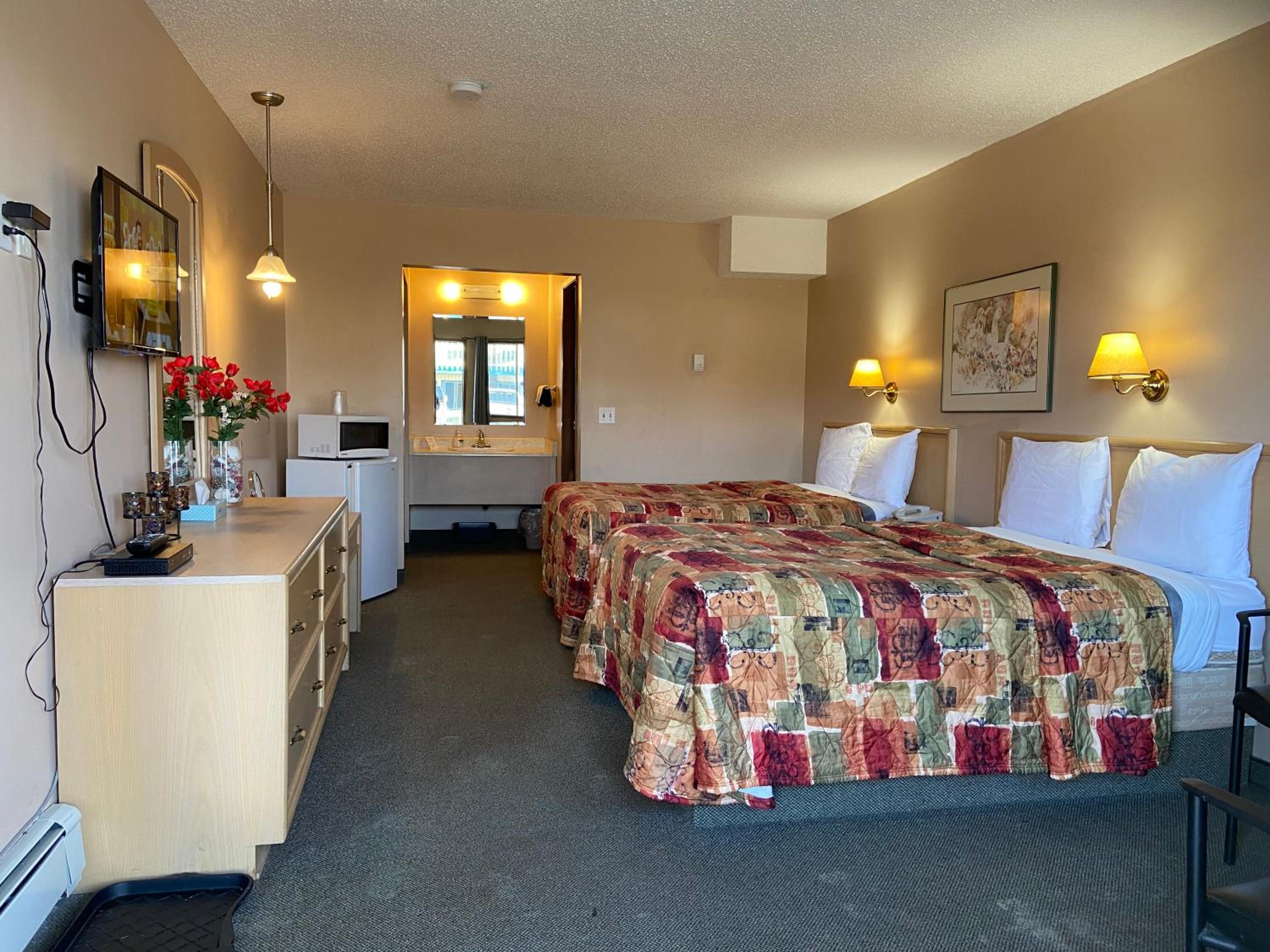 Classic Quadruple Room - Photo 25