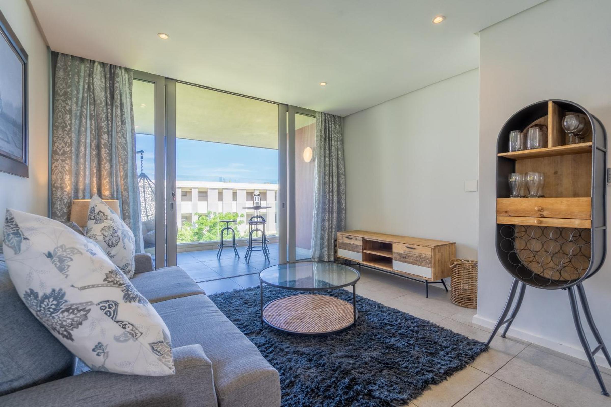 Apartment with Balcony photo 1