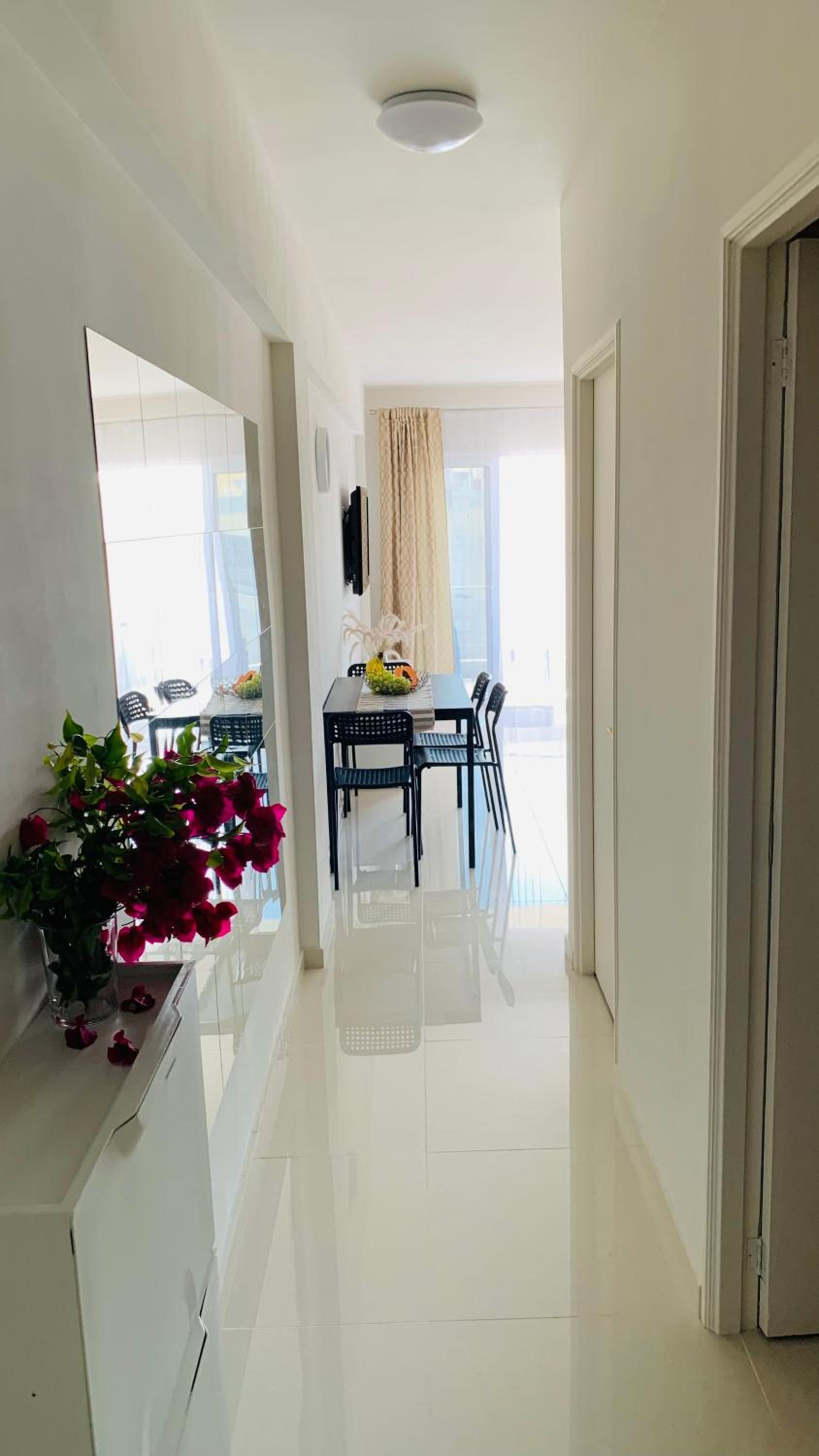 One-Bedroom Apartment thumbnail 6