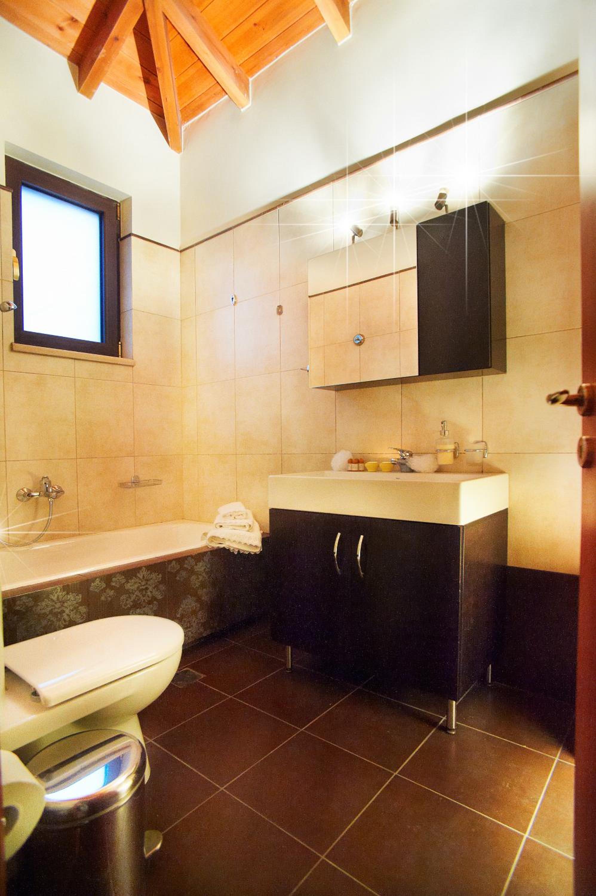 Two-Bedroom Villa with Mountain View  photo 3