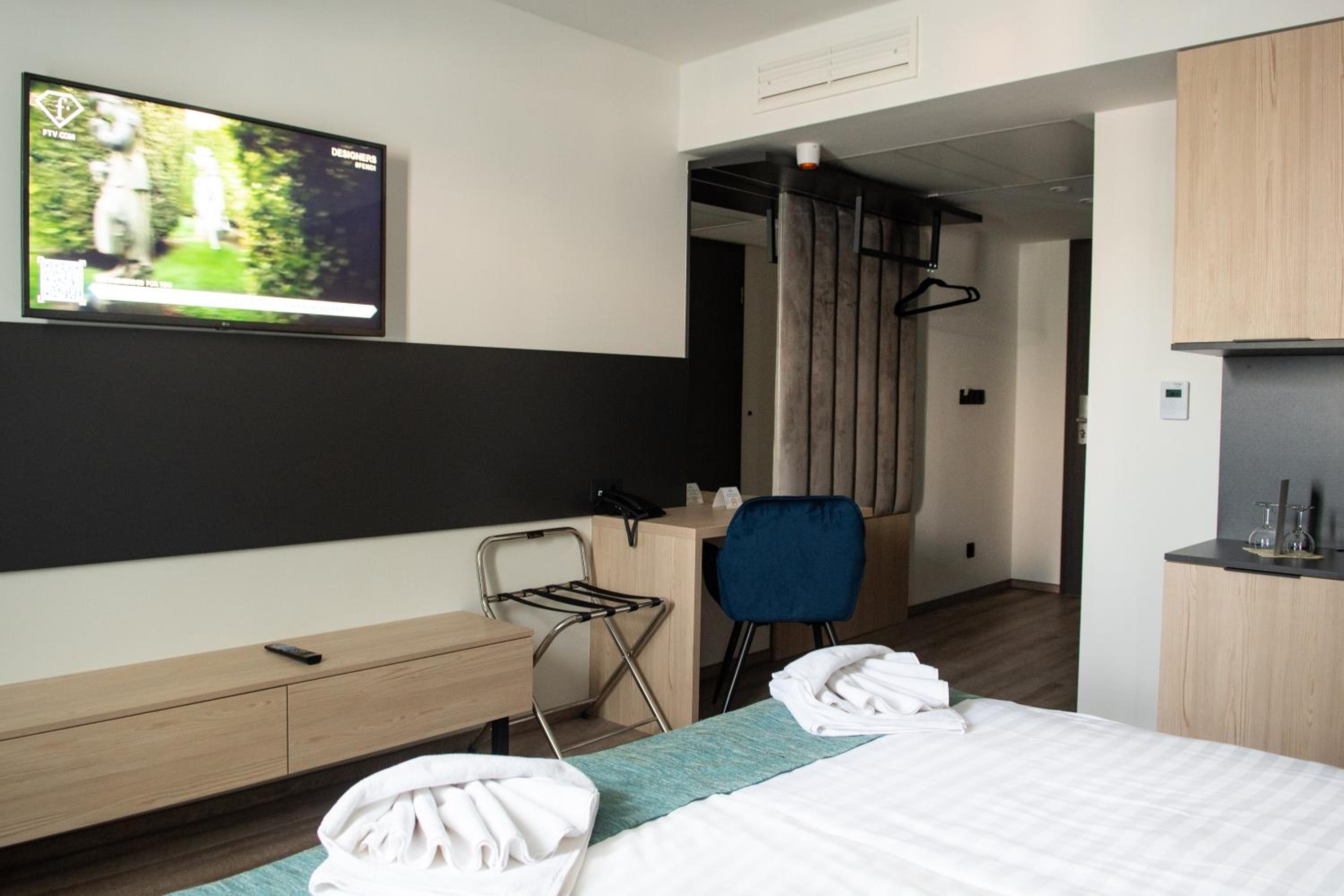 Double or Twin Room - Disability Access photo 2