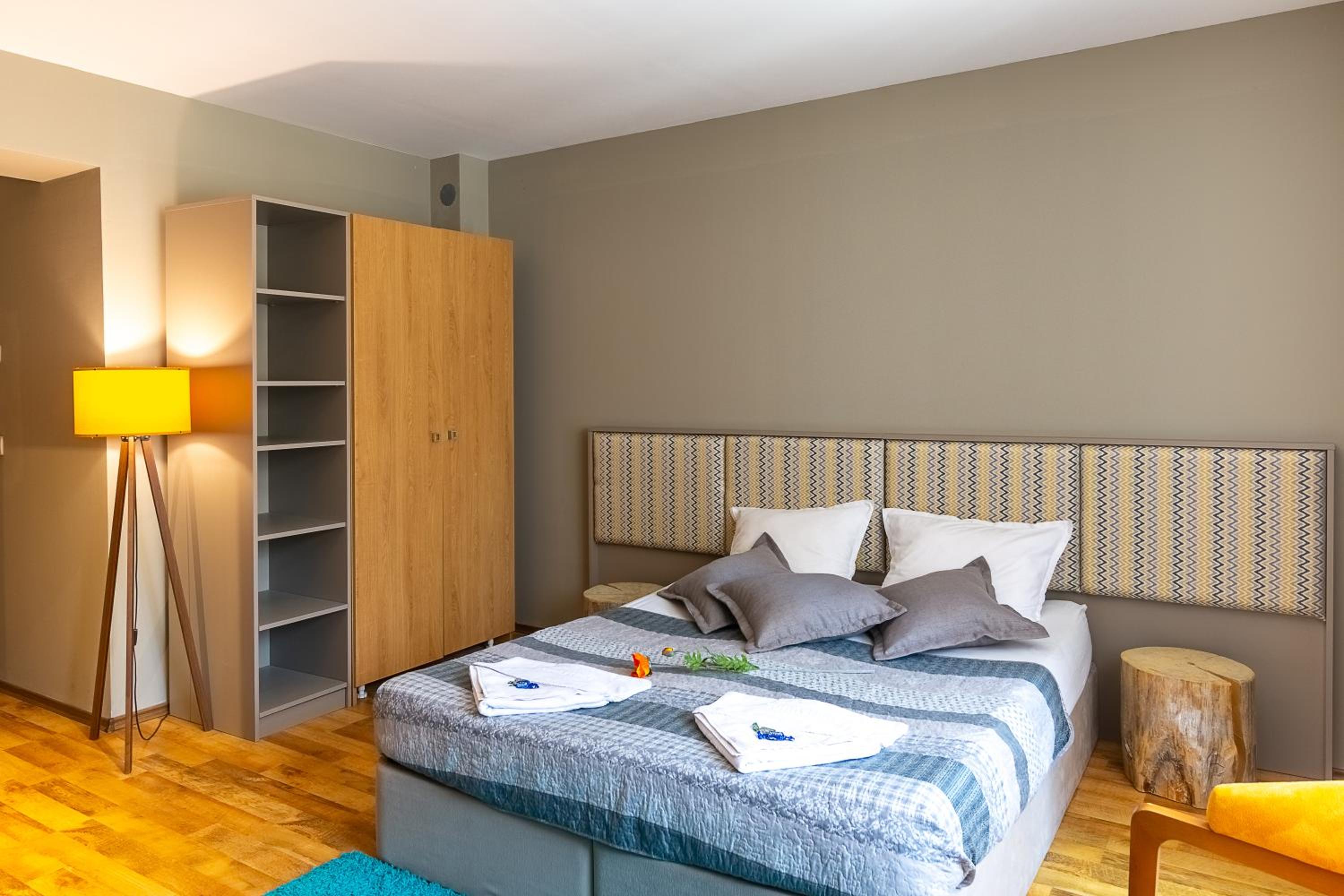 Large Double Room photo 3