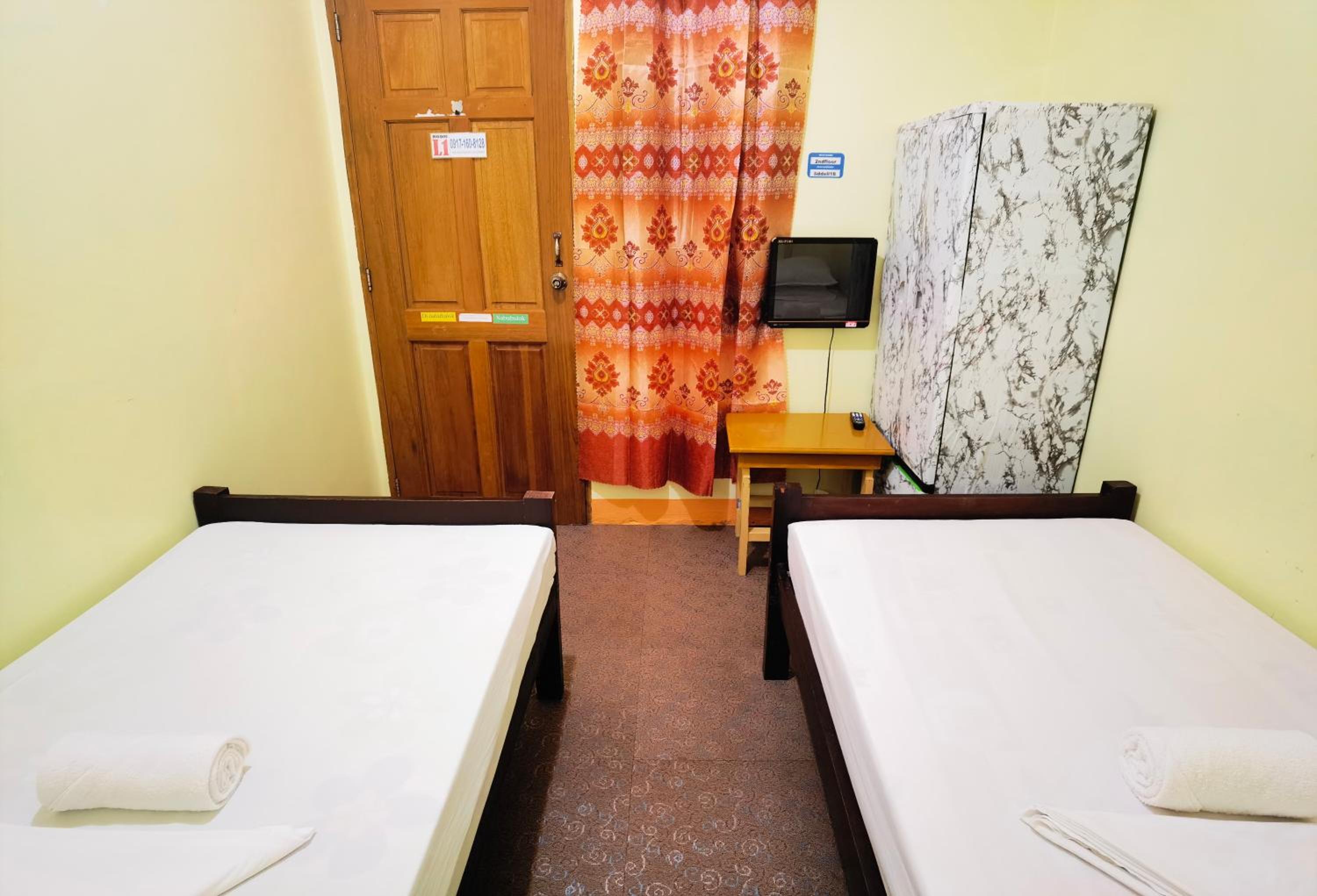 Standard Twin Room - Photo 3