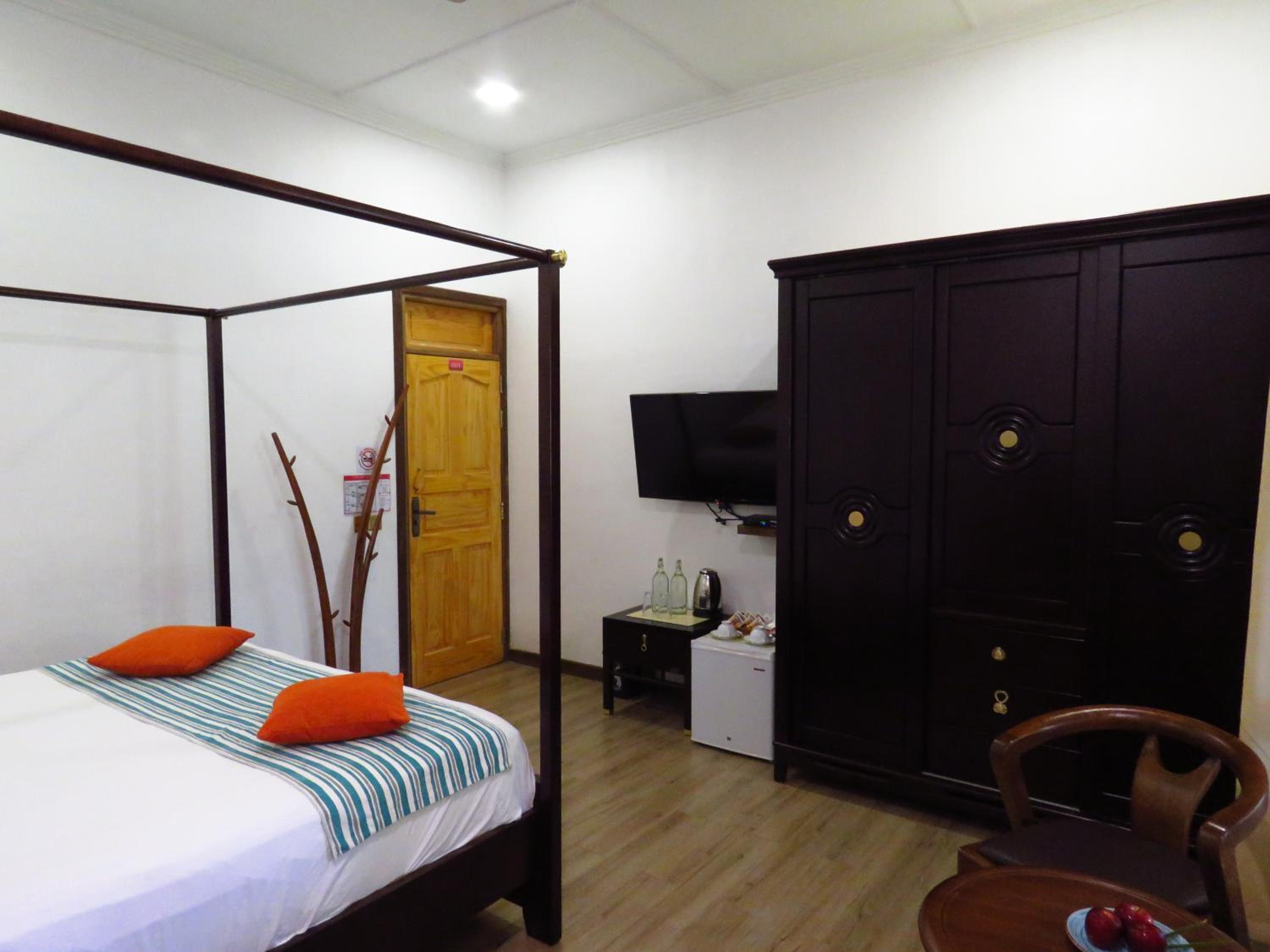 Deluxe King Room photo 2