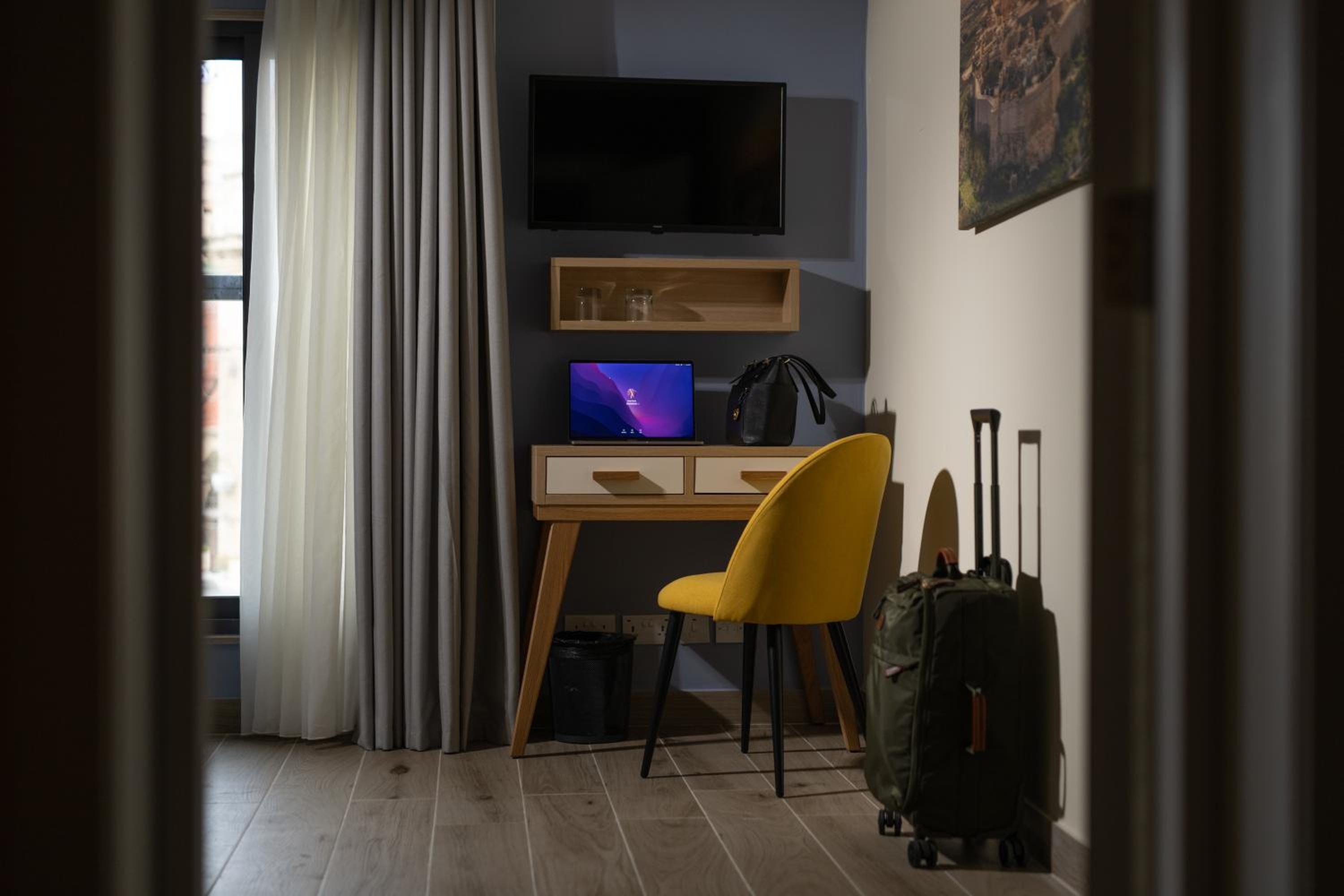 Superior Double or Twin Room - Photo 2