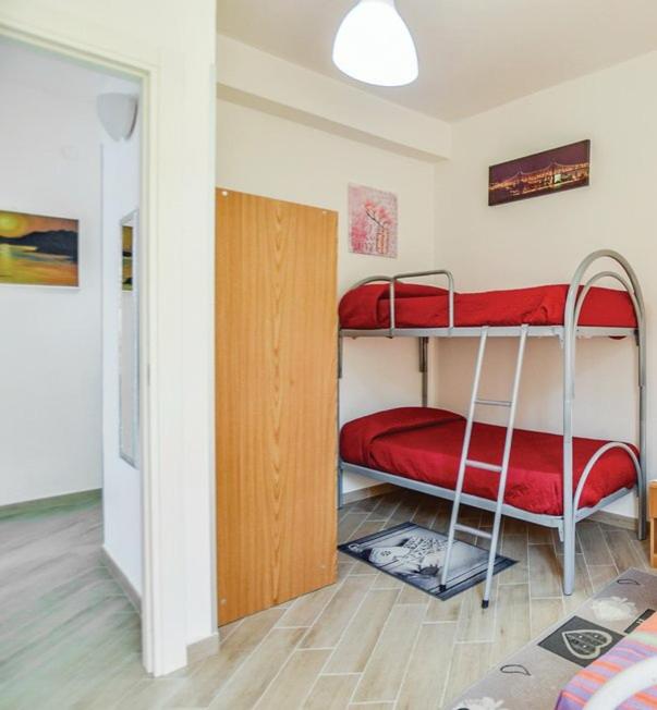 Two-Bedroom Apartment photo 2