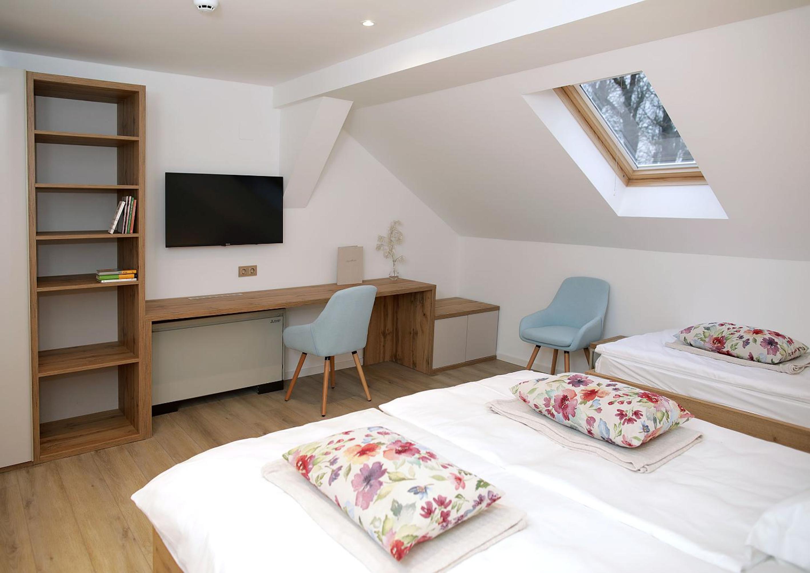 Triple Room - Photo 9