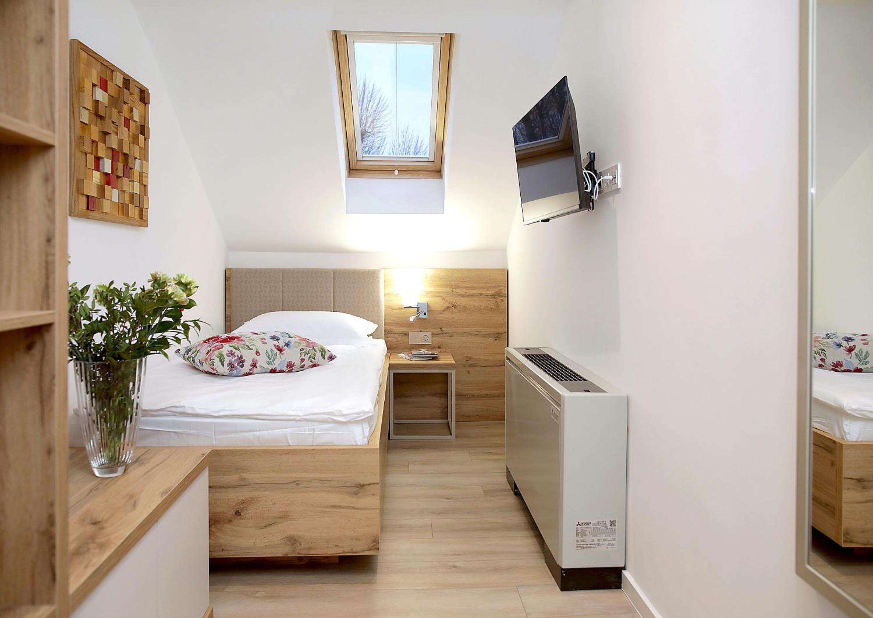 Economy Single Room