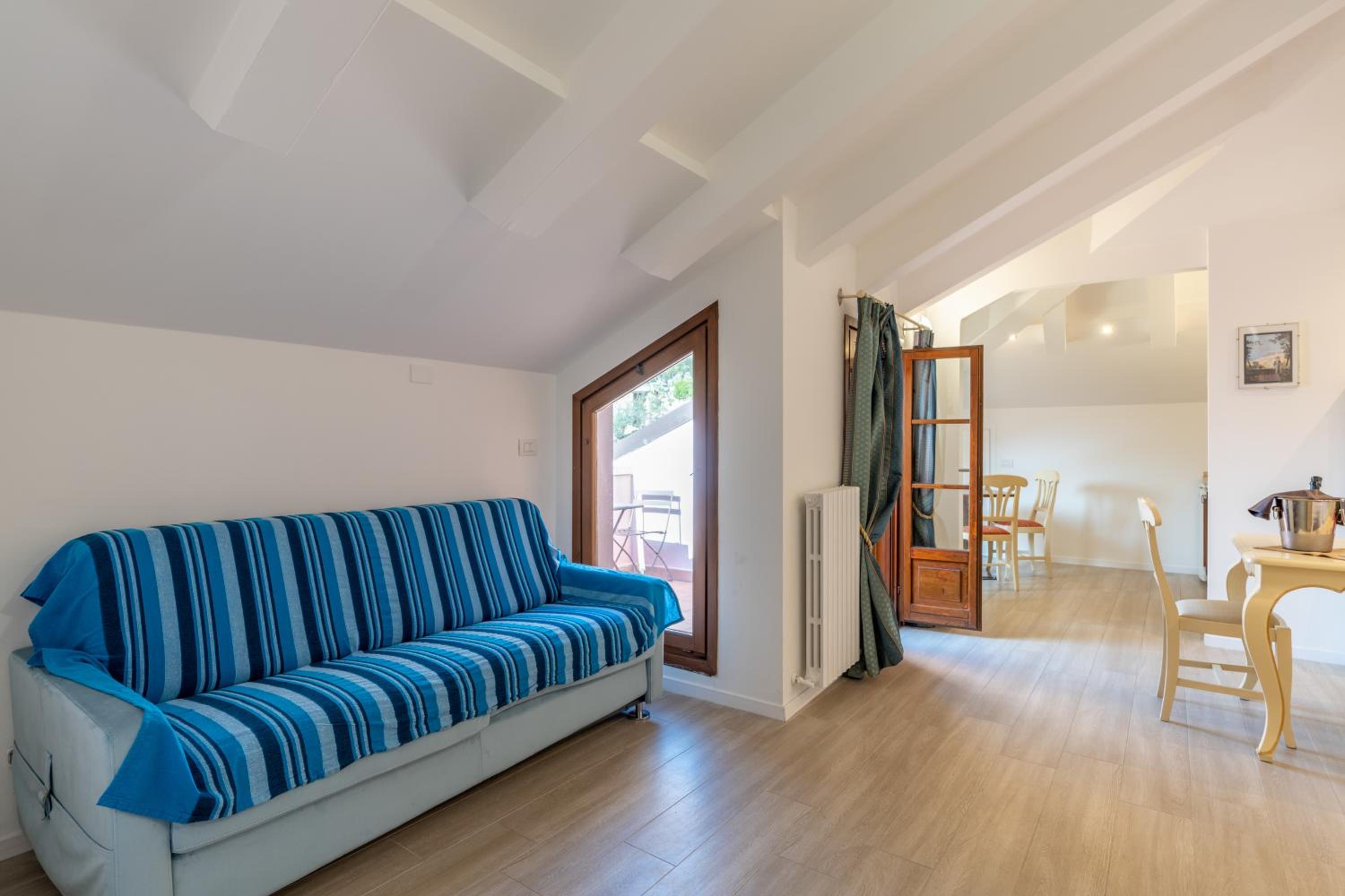 One-Bedroom Apartment - Photo 4